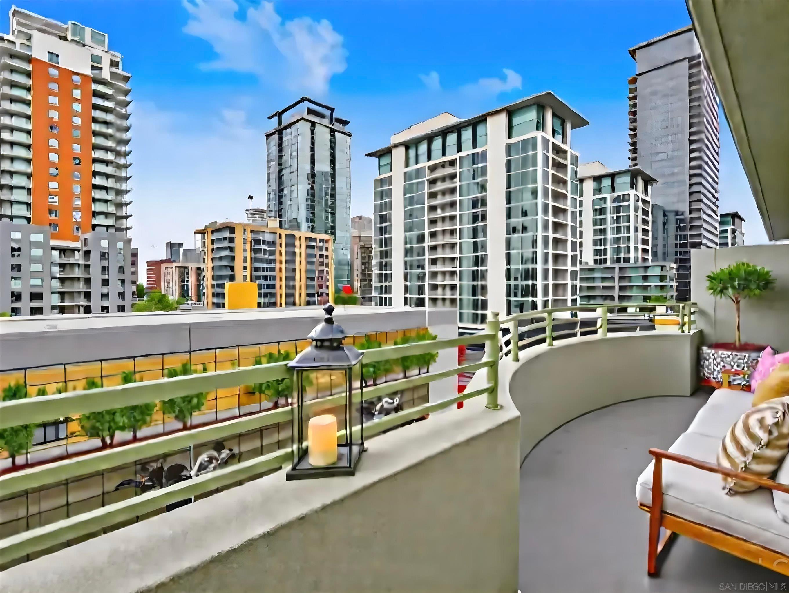 Detail Gallery Image 3 of 24 For 1501  India St  #608,  San Diego,  CA 92101 - 1 Beds | 2 Baths