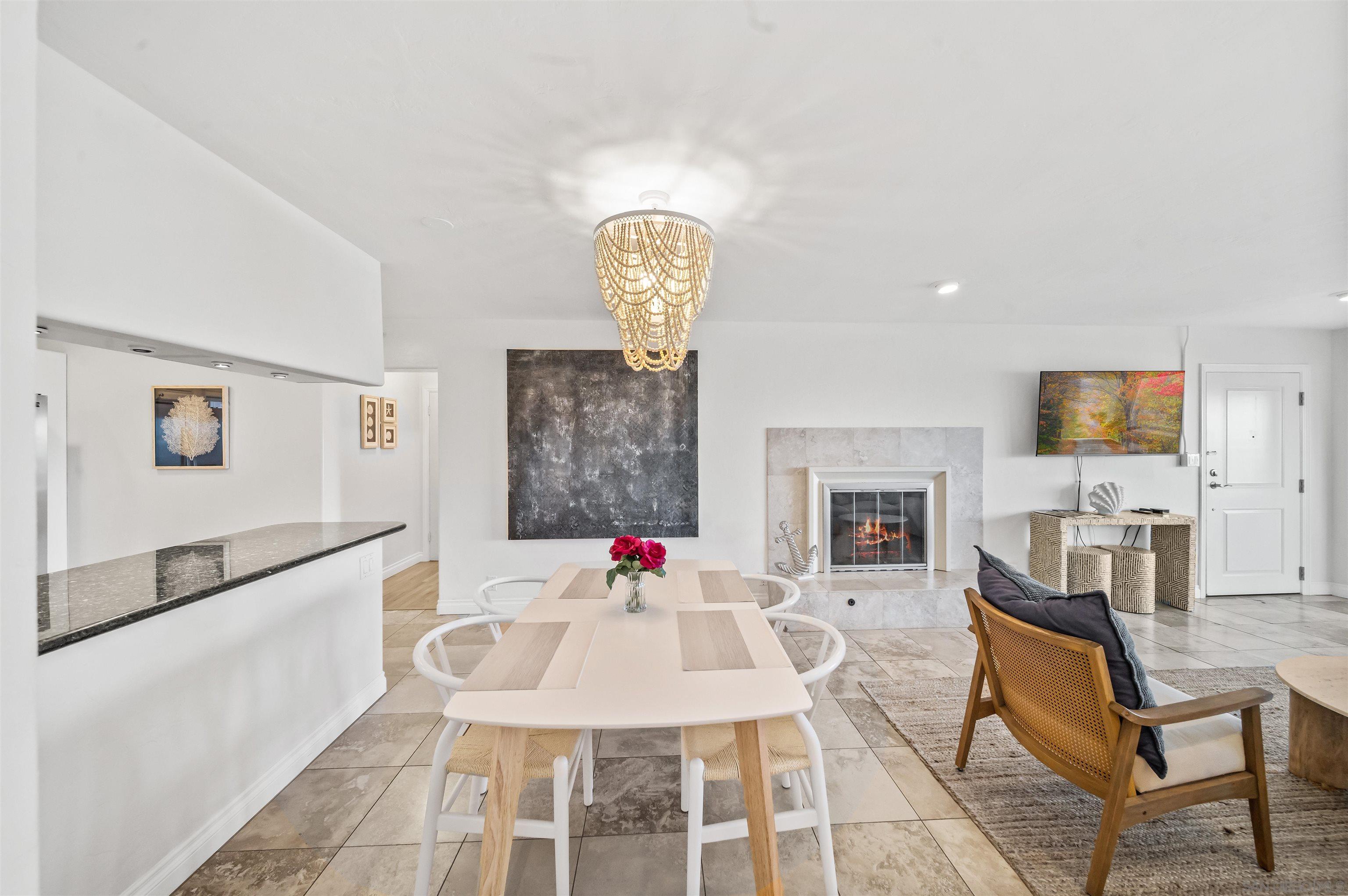 Detail Gallery Image 11 of 47 For 1039  Coast Blvd  Unit a,  La Jolla,  CA 92037 - 2 Beds | 2 Baths