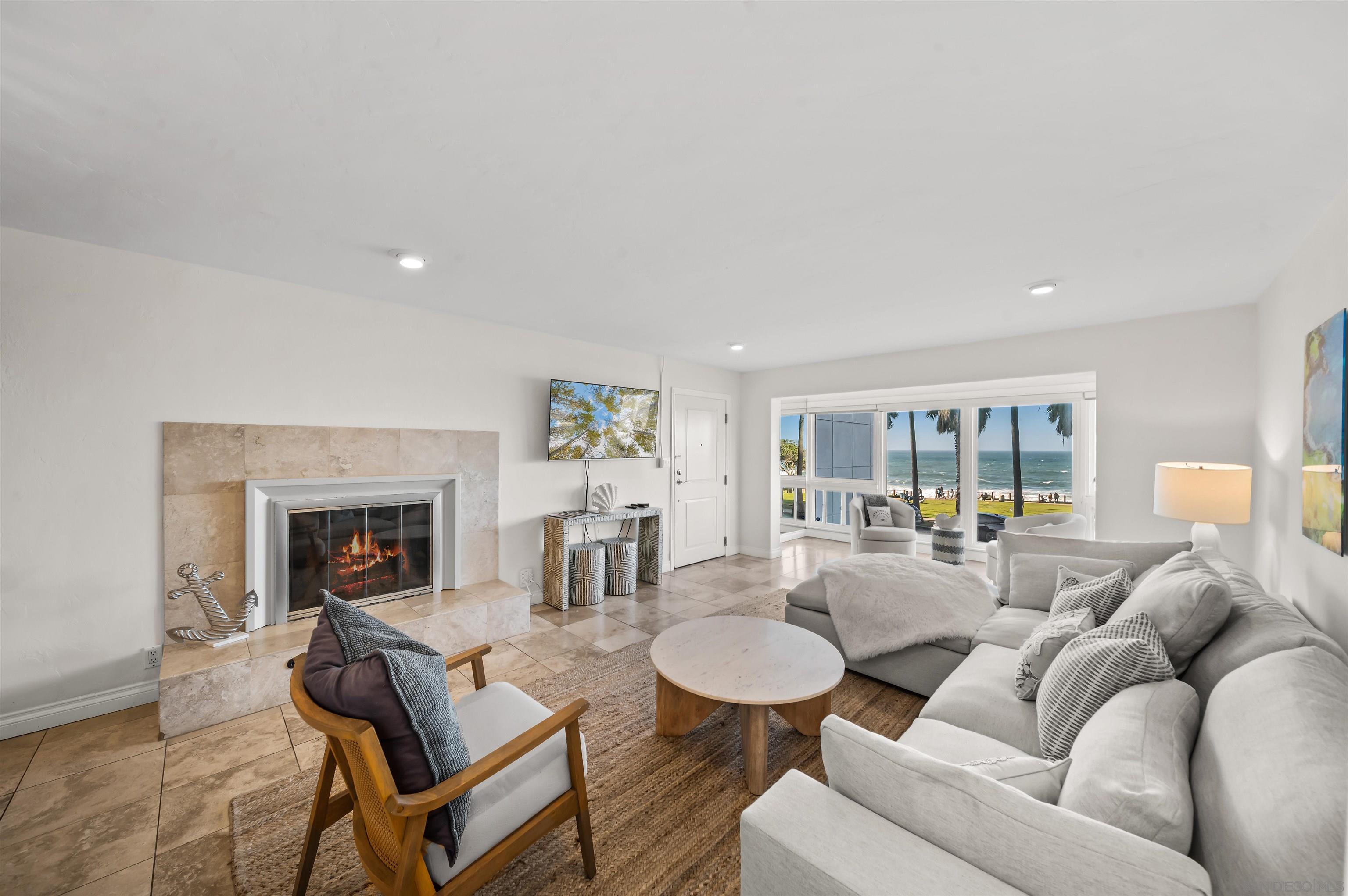 Detail Gallery Image 6 of 47 For 1039  Coast Blvd  Unit a,  La Jolla,  CA 92037 - 2 Beds | 2 Baths