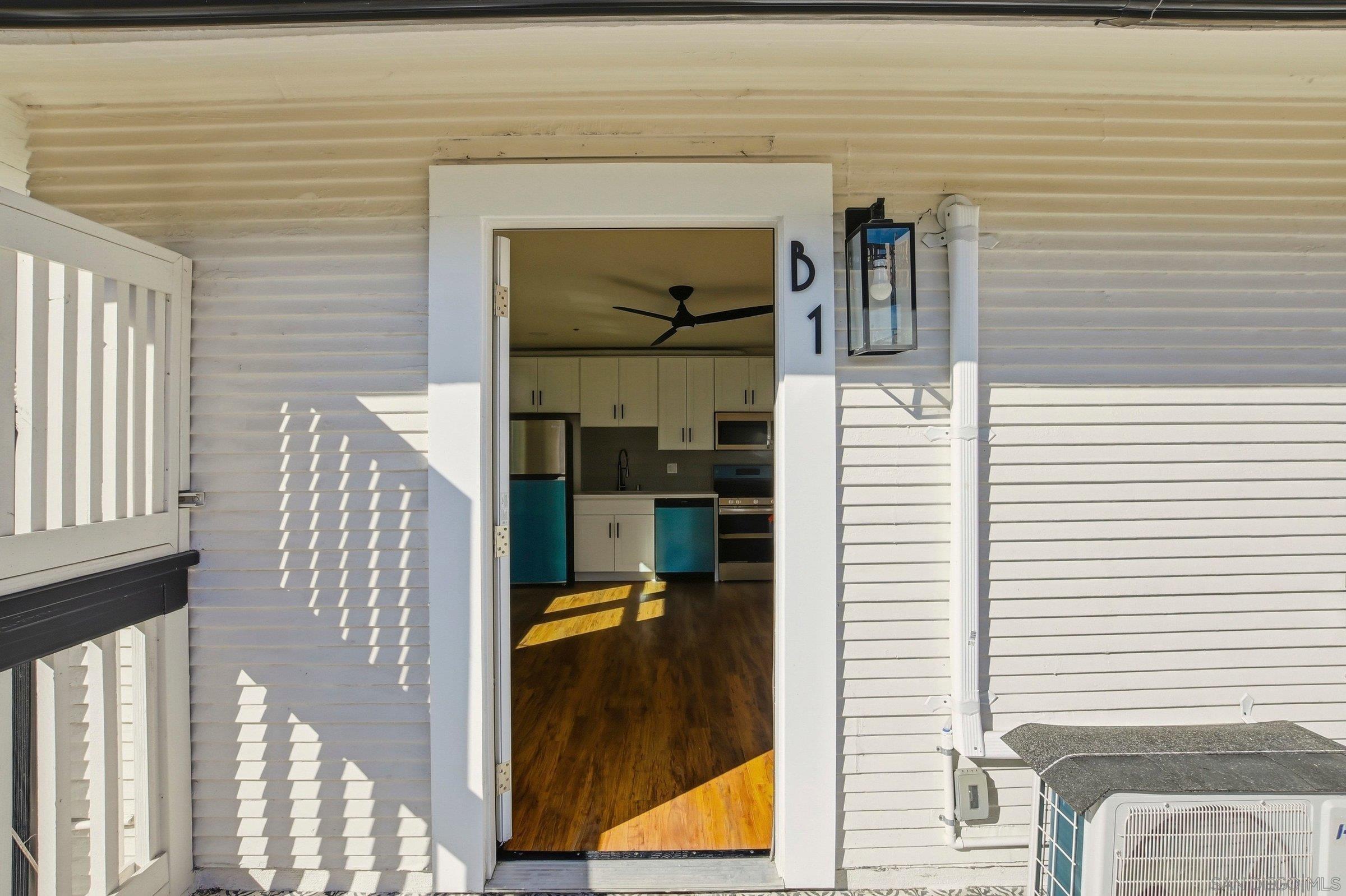 Detail Gallery Image 3 of 10 For 312  Brookes Avenue  B1, San Diego,  CA 92103 - 1 Beds | 1 Baths