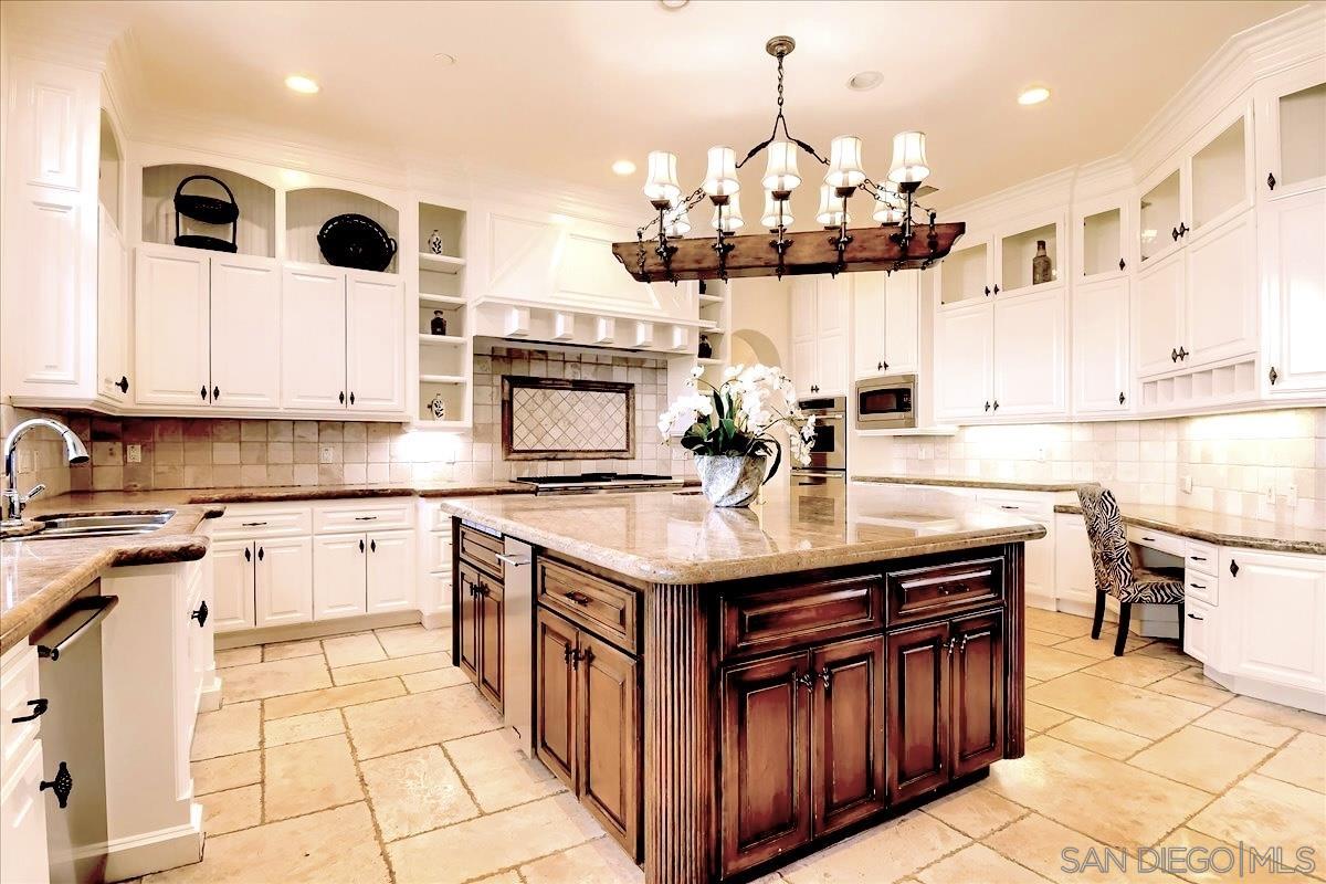 Detail Gallery Image 13 of 58 For 4690  Rancho Del Mar Trl, San Diego,  CA 92130 - 6 Beds | 8 Baths