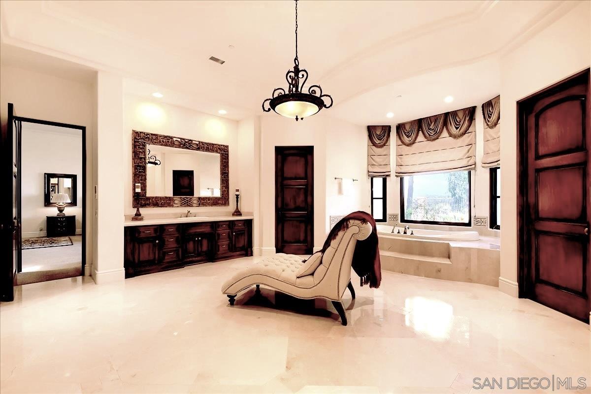 Detail Gallery Image 27 of 58 For 4690  Rancho Del Mar Trl, San Diego,  CA 92130 - 6 Beds | 8 Baths