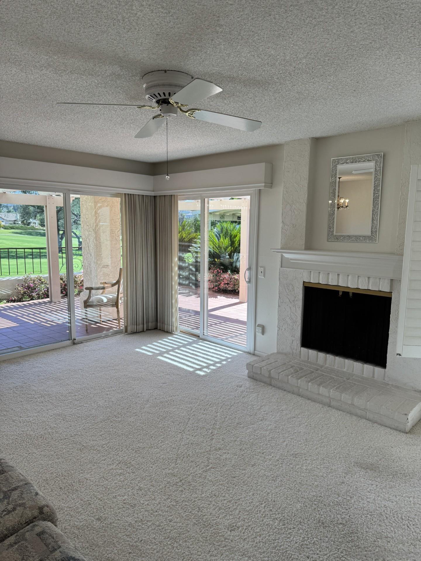 Detail Gallery Image 4 of 7 For 12843  Camino Ramillette, San Diego,  CA 92128 - 2 Beds | 2 Baths