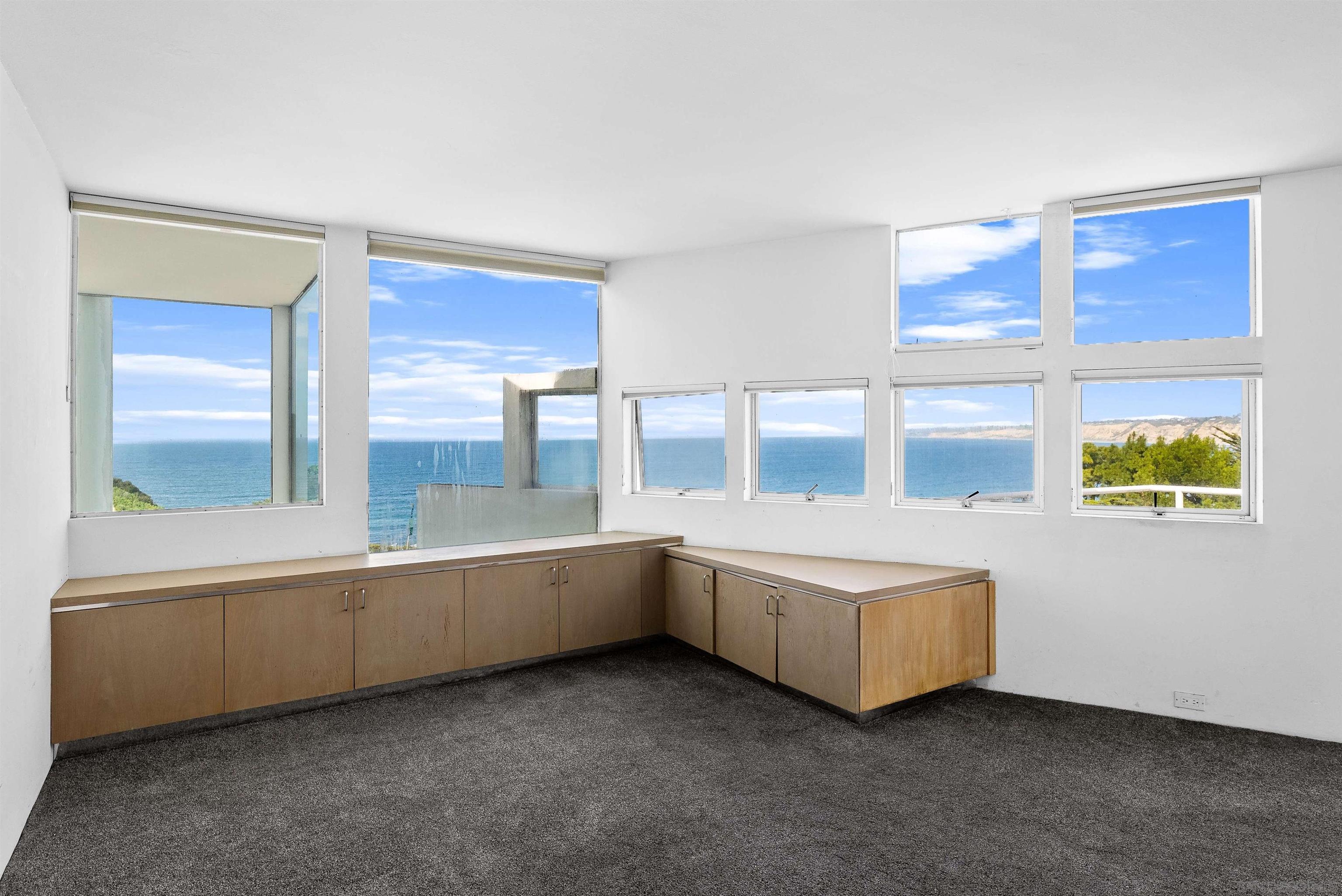 Detail Gallery Image 14 of 35 For 1550  Bluebird Ln, La Jolla,  CA 92037 - 3 Beds | 2/1 Baths