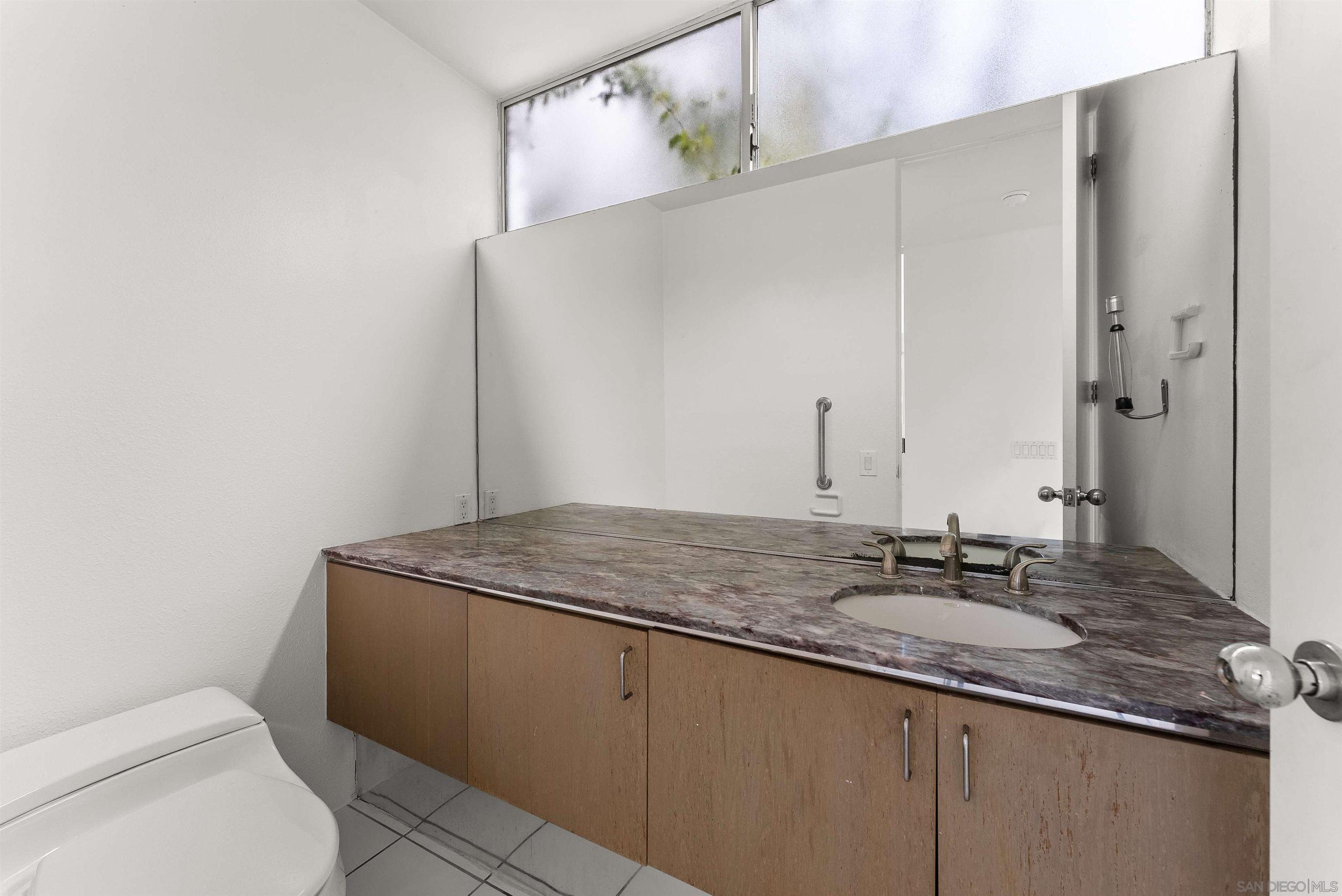 Detail Gallery Image 20 of 35 For 1550  Bluebird Ln, La Jolla,  CA 92037 - 3 Beds | 2/1 Baths