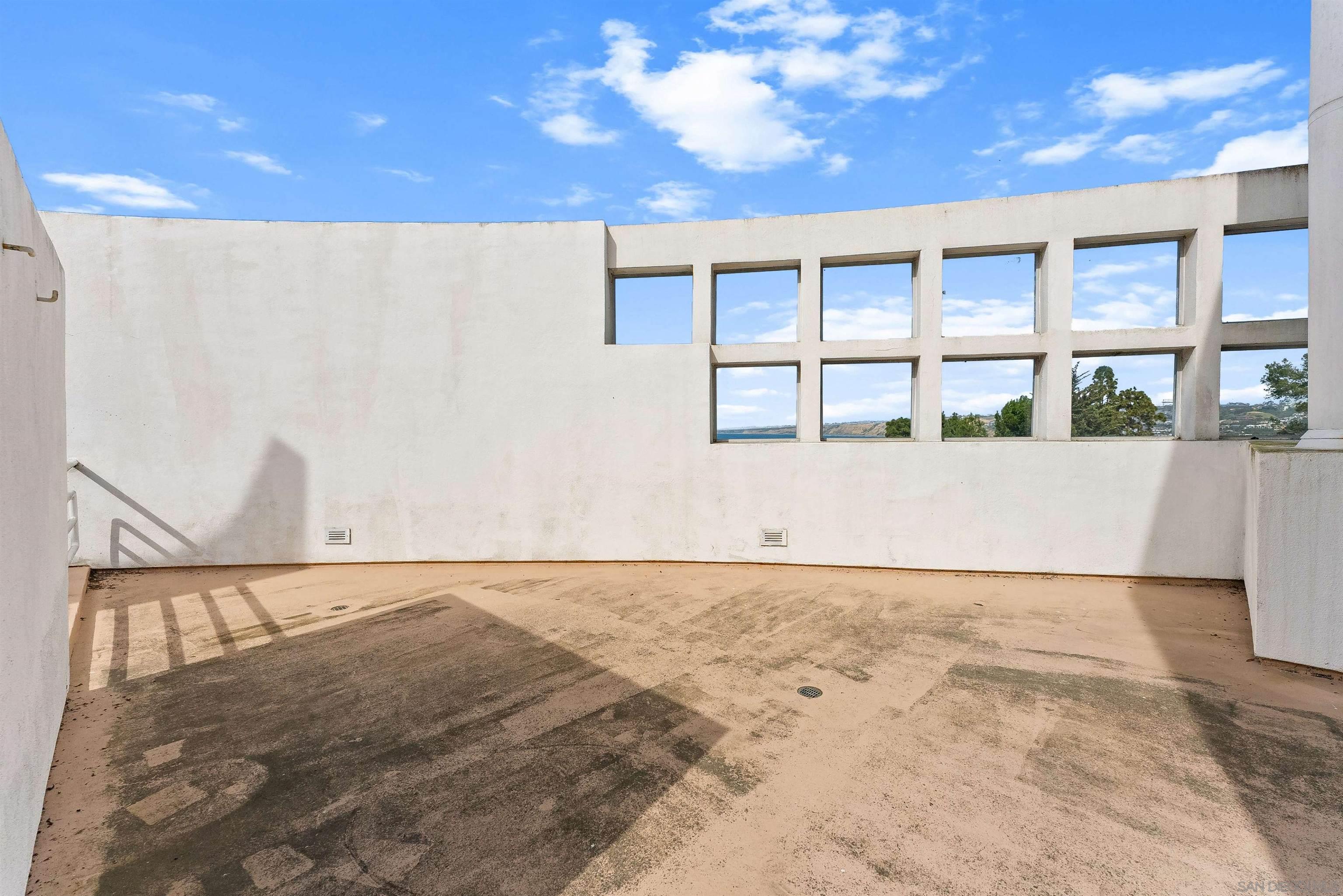 Detail Gallery Image 24 of 35 For 1550  Bluebird Ln, La Jolla,  CA 92037 - 3 Beds | 2/1 Baths