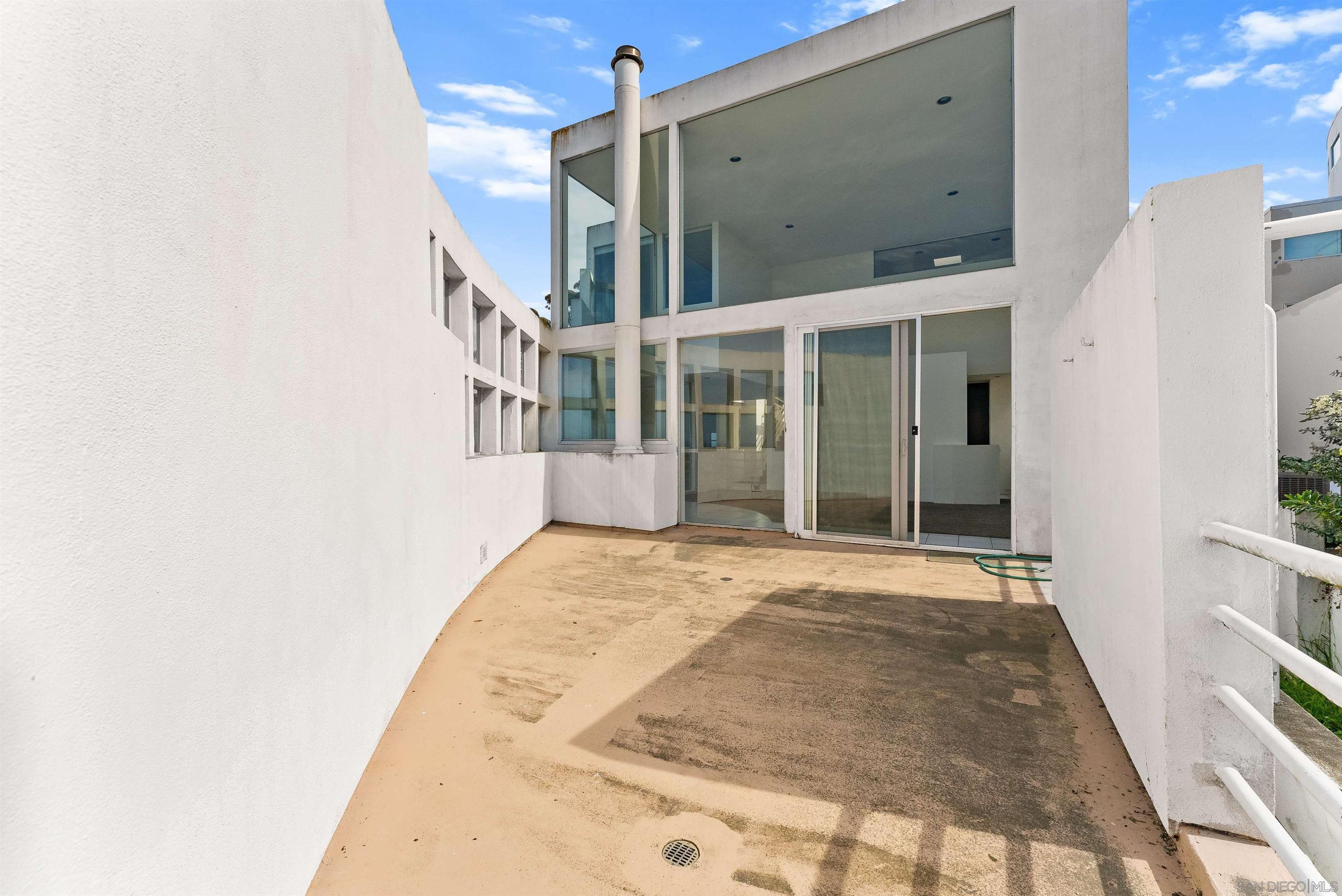 Detail Gallery Image 25 of 35 For 1550  Bluebird Ln, La Jolla,  CA 92037 - 3 Beds | 2/1 Baths