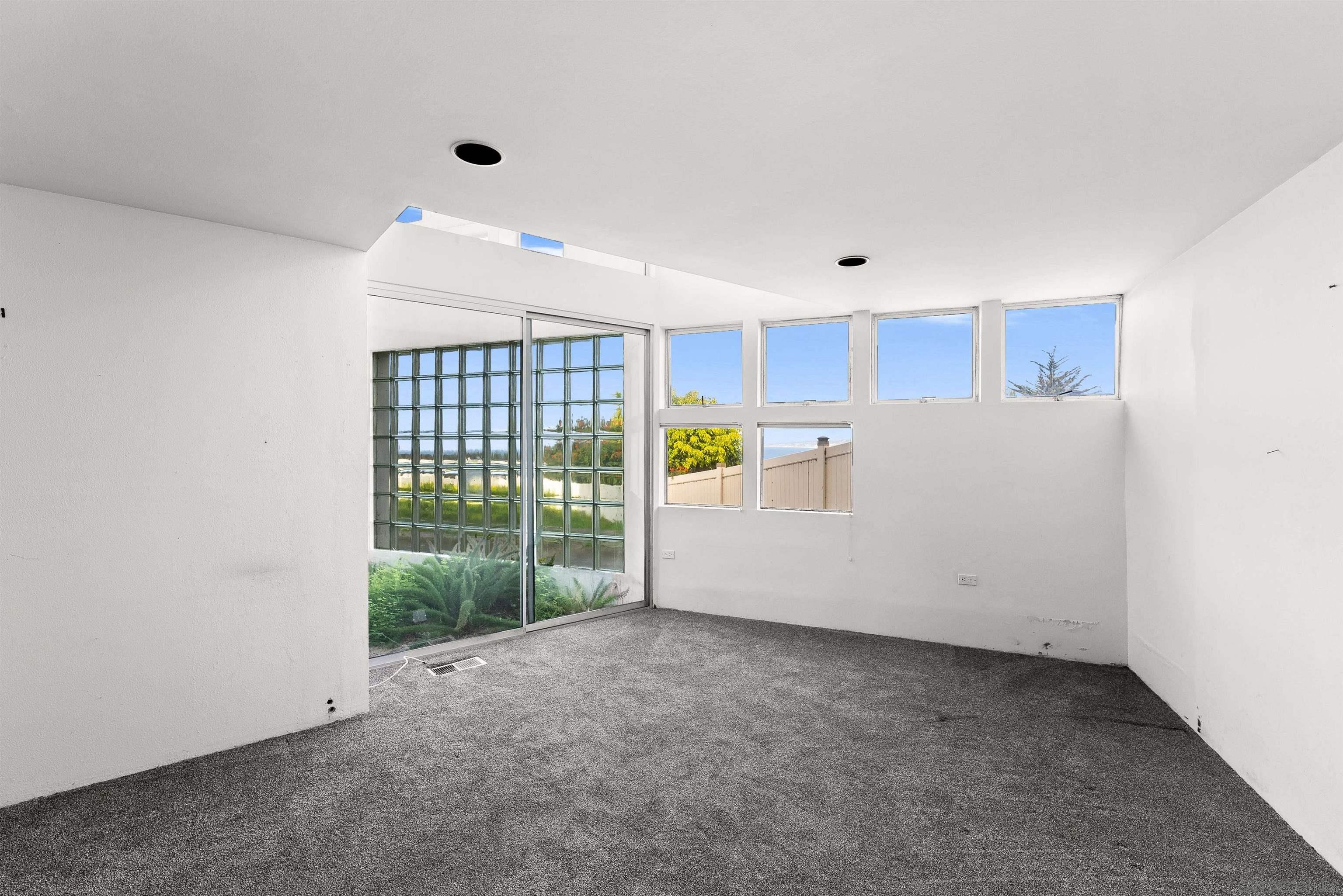 Detail Gallery Image 30 of 35 For 1550  Bluebird Ln, La Jolla,  CA 92037 - 3 Beds | 2/1 Baths