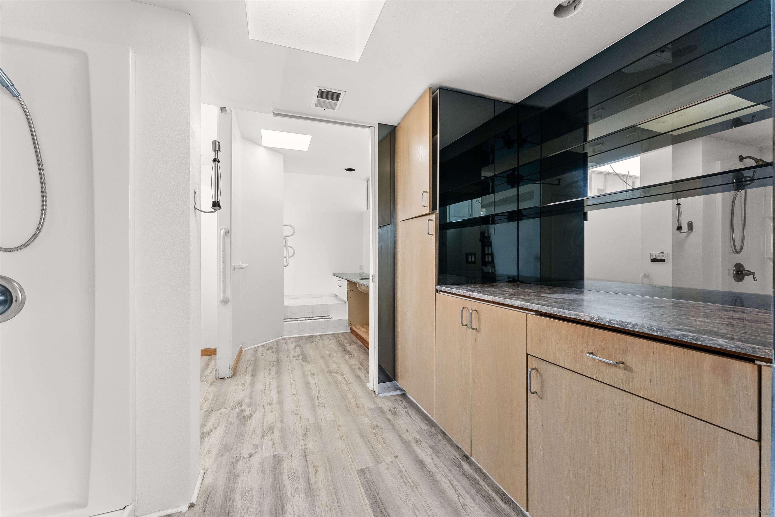 Detail Gallery Image 31 of 35 For 1550  Bluebird Ln, La Jolla,  CA 92037 - 3 Beds | 2/1 Baths