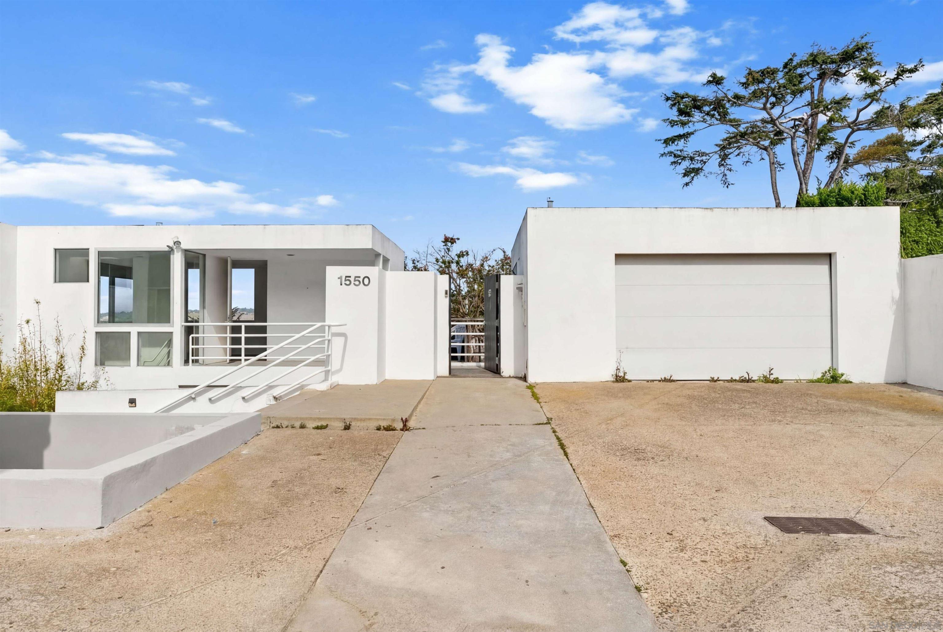 Detail Gallery Image 8 of 35 For 1550  Bluebird Ln, La Jolla,  CA 92037 - 3 Beds | 2/1 Baths