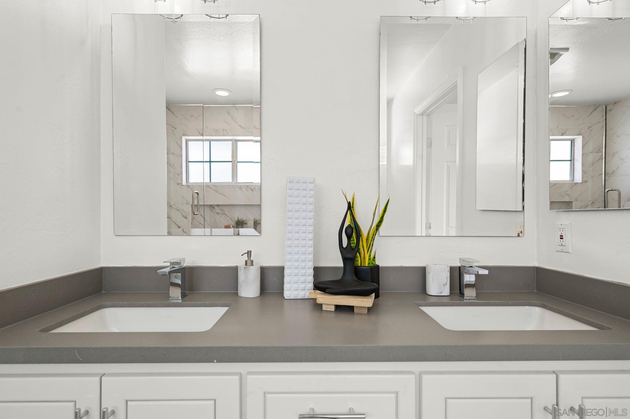 Detail Gallery Image 12 of 59 For 15951  Avenida Calma, Rancho Santa Fe,  CA 92091 - 4 Beds | 3 Baths