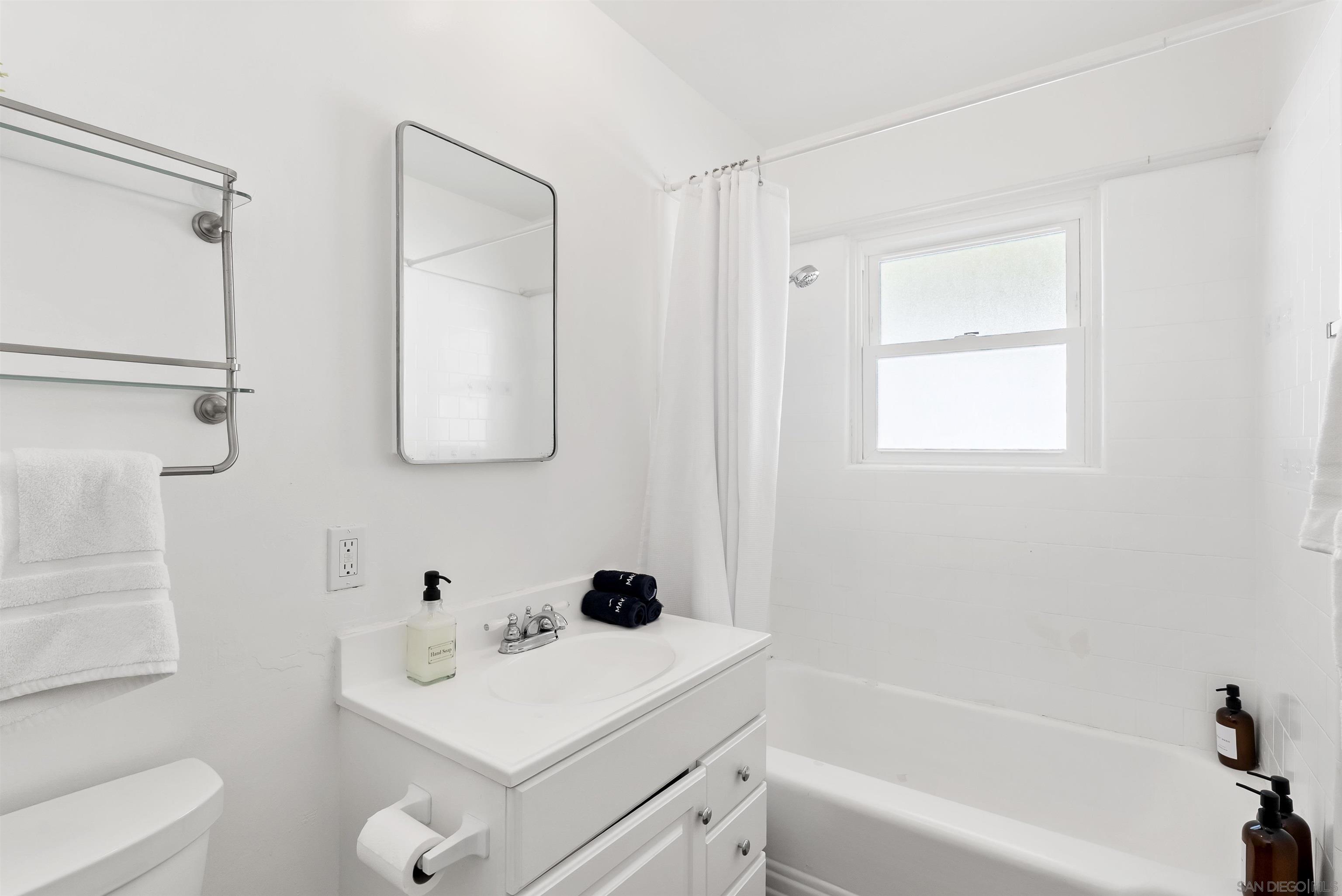 Detail Gallery Image 25 of 53 For 5111  Mission Blvd, San Diego,  CA 92109 - – Beds | – Baths