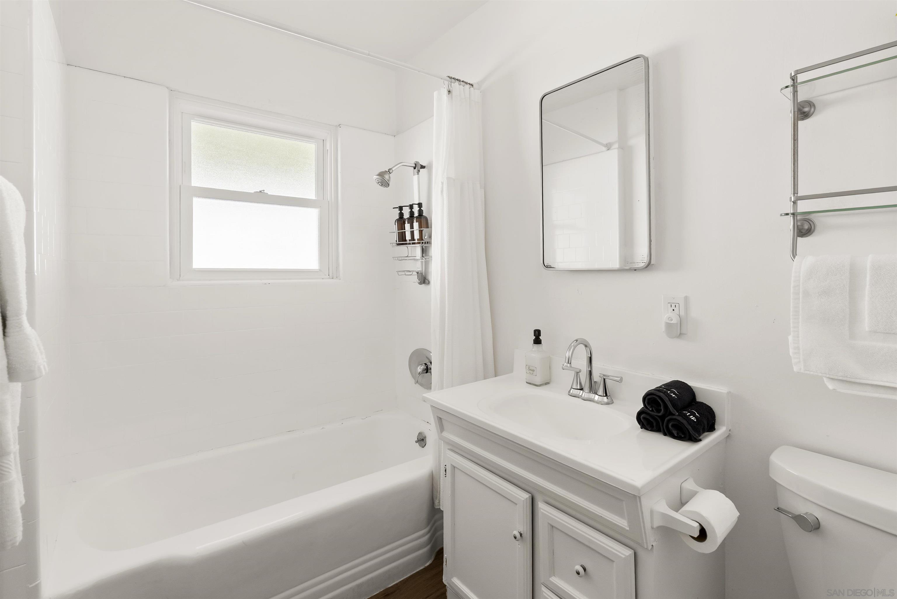 Detail Gallery Image 36 of 53 For 5111  Mission Blvd, San Diego,  CA 92109 - – Beds | – Baths