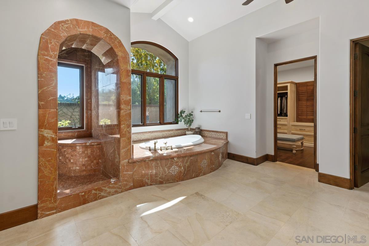 Detail Gallery Image 14 of 32 For 14778  El Rodeo Ct, Rancho Santa Fe,  CA 92067 - 7 Beds | 7/3 Baths