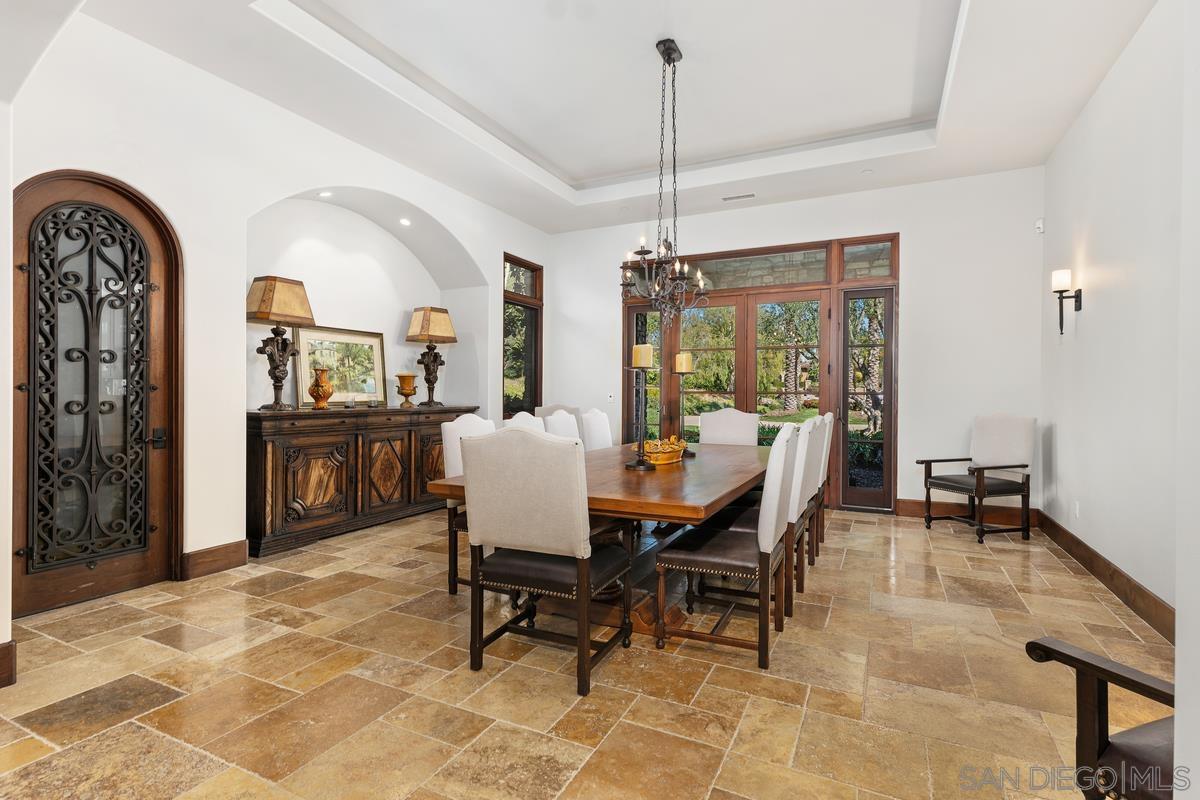 Detail Gallery Image 7 of 32 For 14778  El Rodeo Ct, Rancho Santa Fe,  CA 92067 - 7 Beds | 7/3 Baths