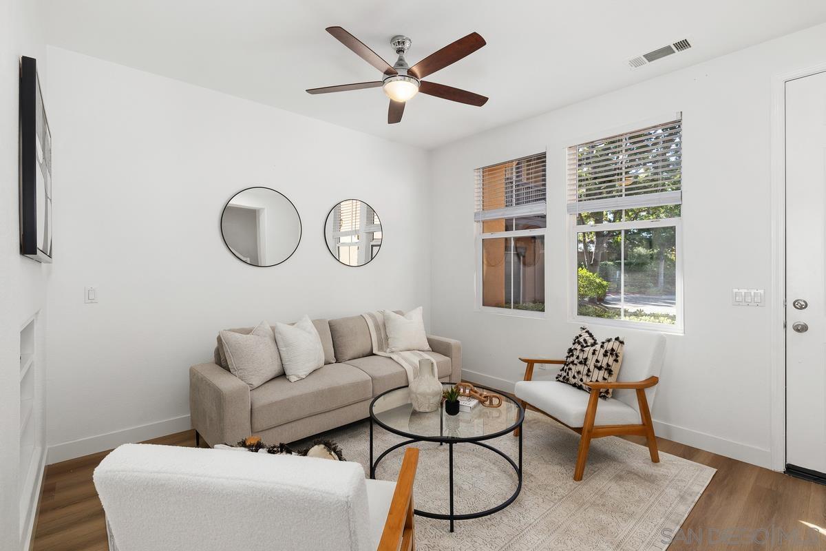 Detail Gallery Image 5 of 40 For 13285  Calle Del Campo  #5,  San Diego,  CA 92129 - 2 Beds | 2/1 Baths