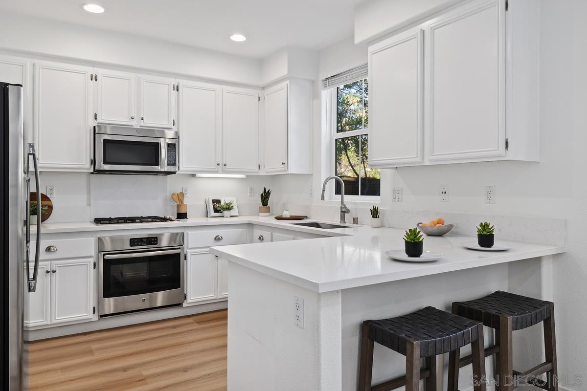 Detail Gallery Image 9 of 40 For 13285  Calle Del Campo  #5,  San Diego,  CA 92129 - 2 Beds | 2/1 Baths