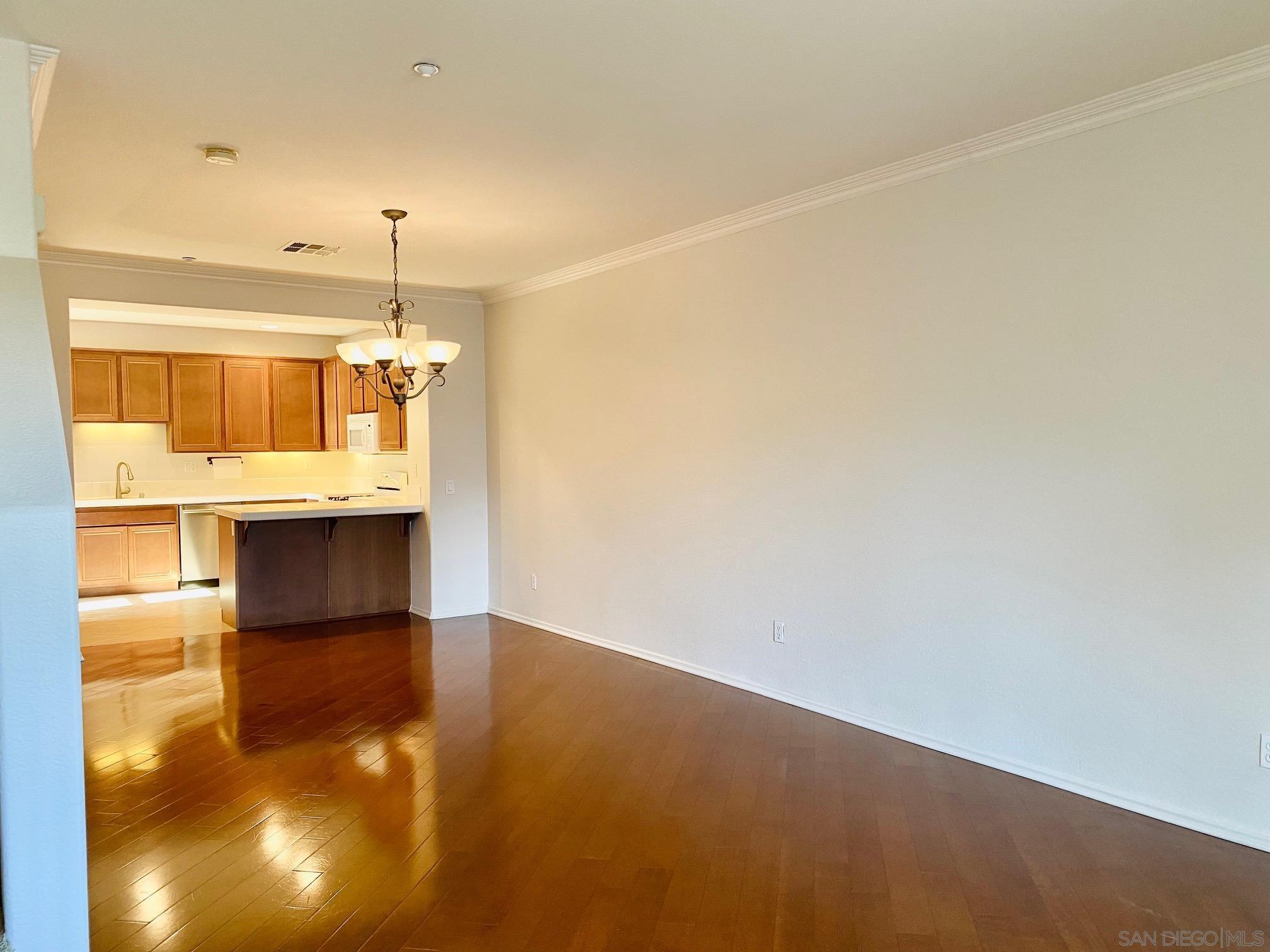 Detail Gallery Image 4 of 14 For 16915  Hutchins Landing  #57,  San Diego,  CA 92127 - 3 Beds | 3/1 Baths