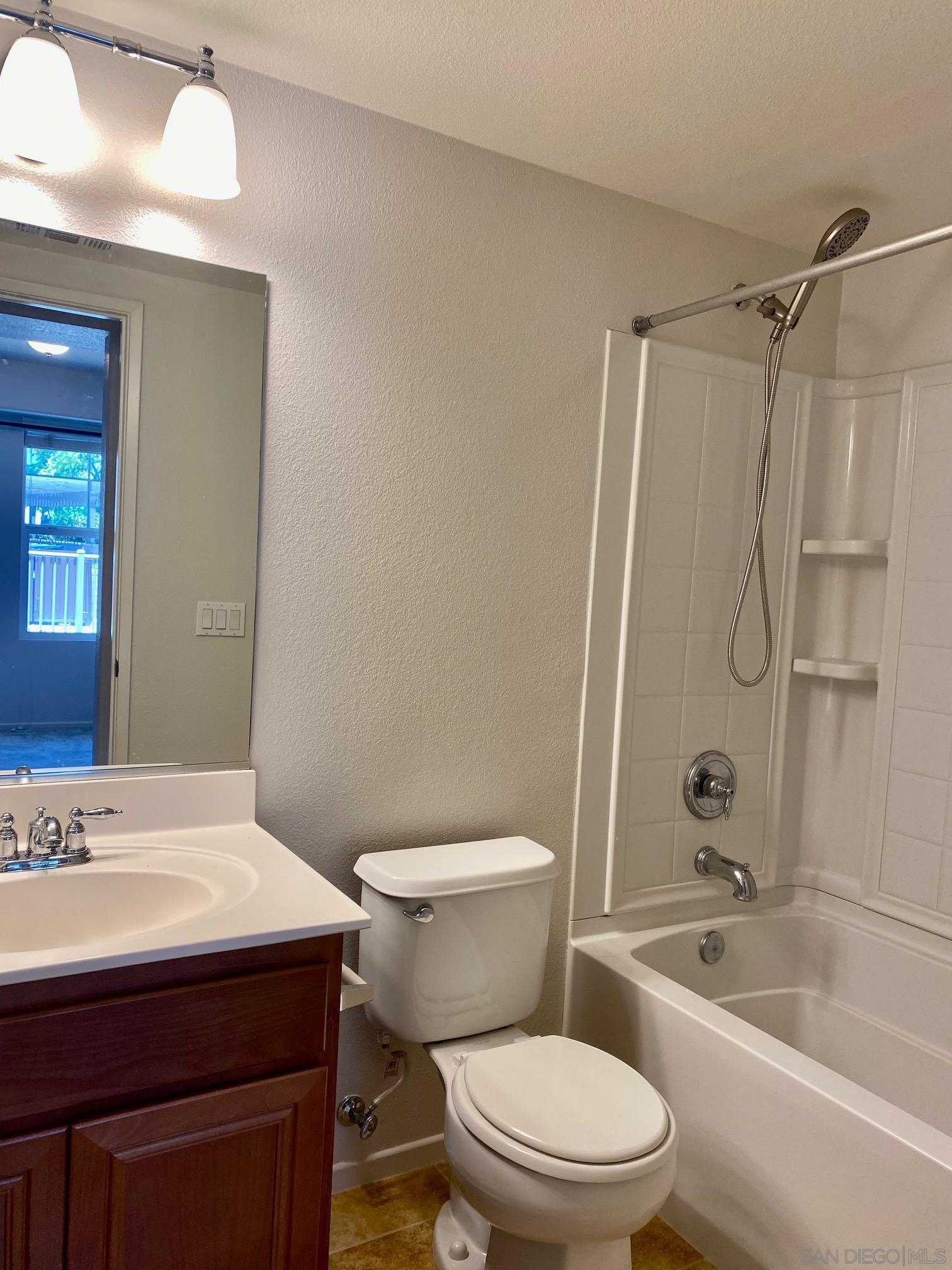 Detail Gallery Image 7 of 14 For 16915  Hutchins Landing  #57,  San Diego,  CA 92127 - 3 Beds | 3/1 Baths