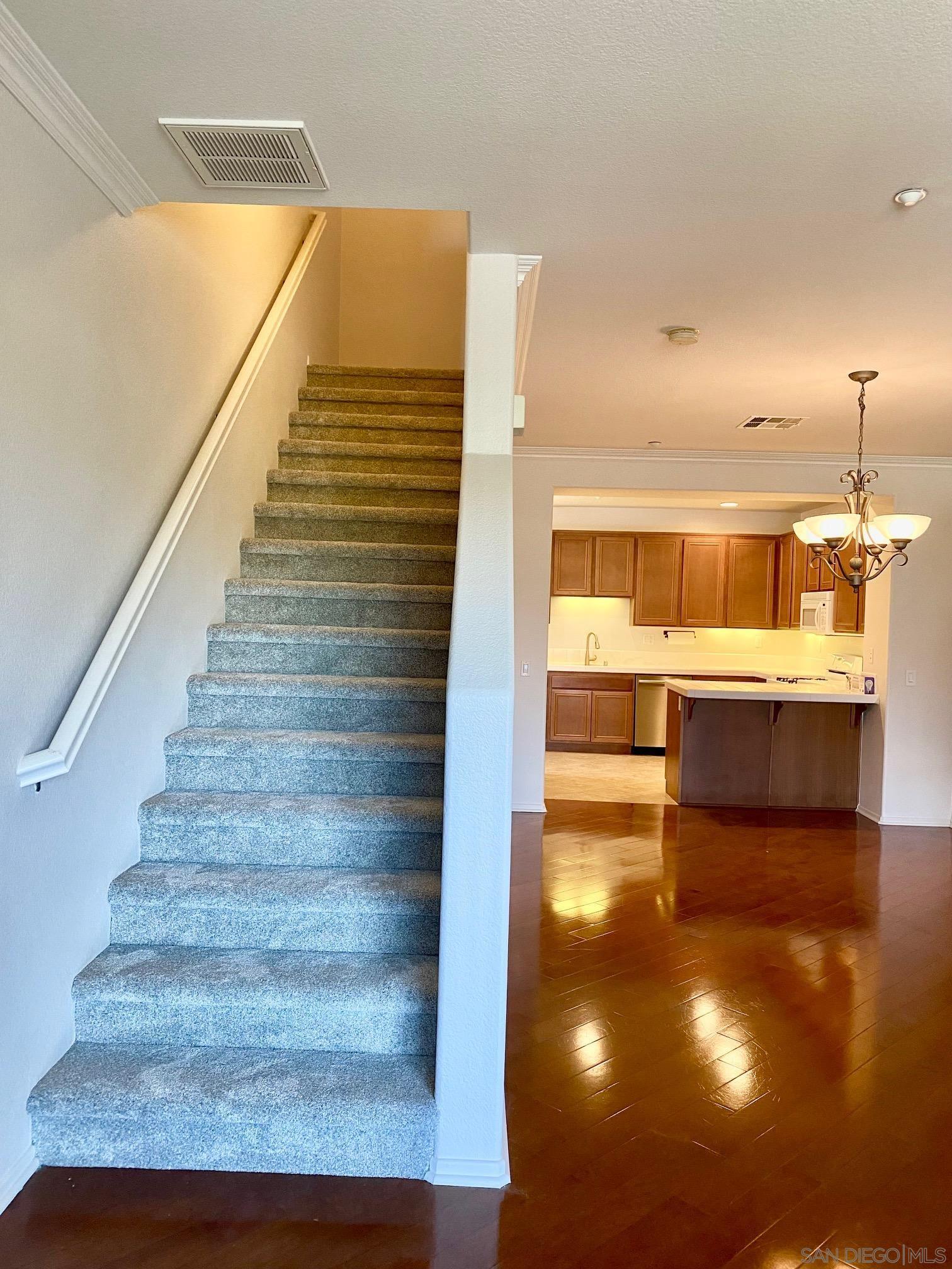 Detail Gallery Image 8 of 14 For 16915  Hutchins Landing  #57,  San Diego,  CA 92127 - 3 Beds | 3/1 Baths