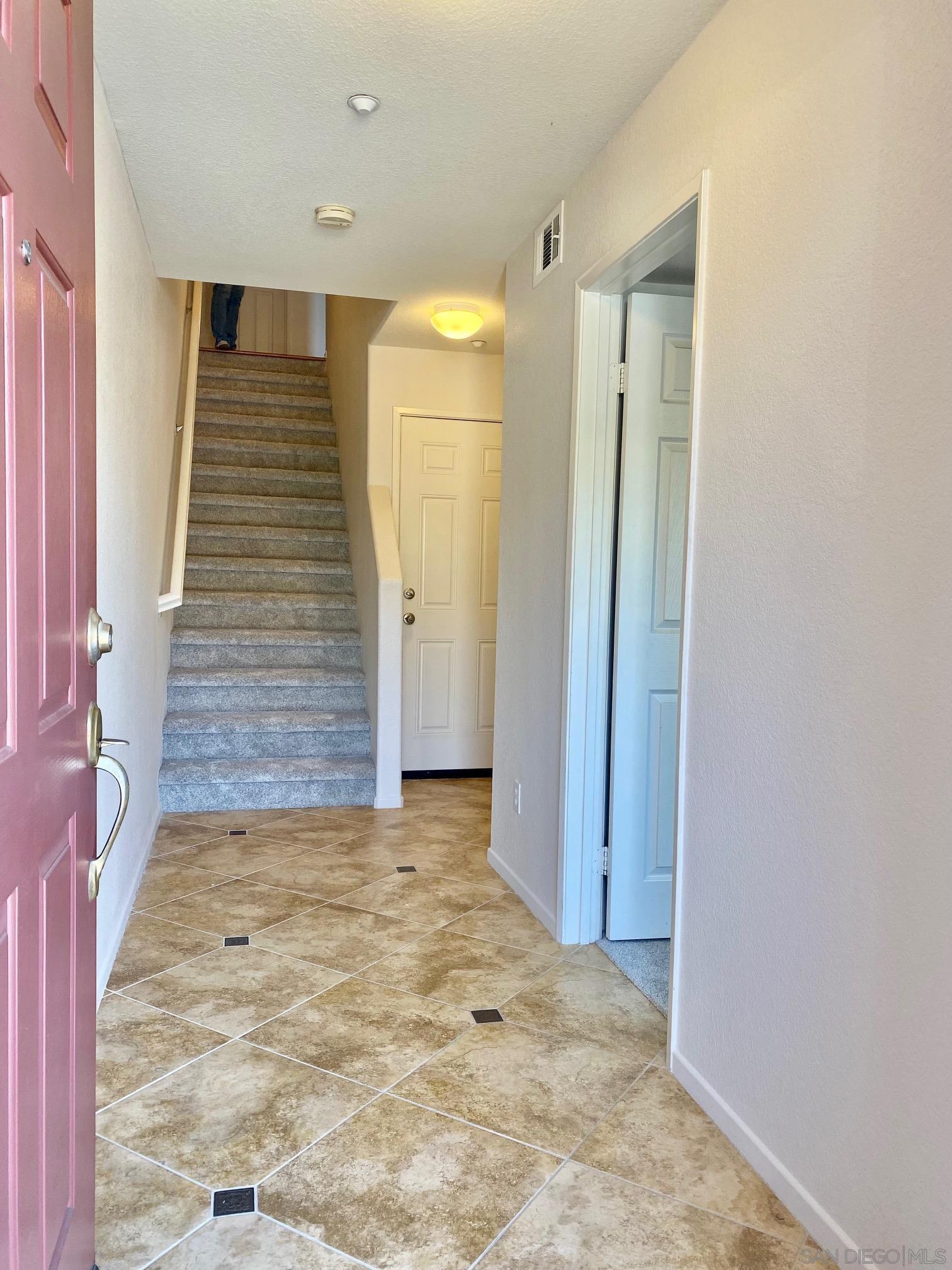 Detail Gallery Image 10 of 14 For 16915  Hutchins Landing  #57,  San Diego,  CA 92127 - 3 Beds | 3/1 Baths