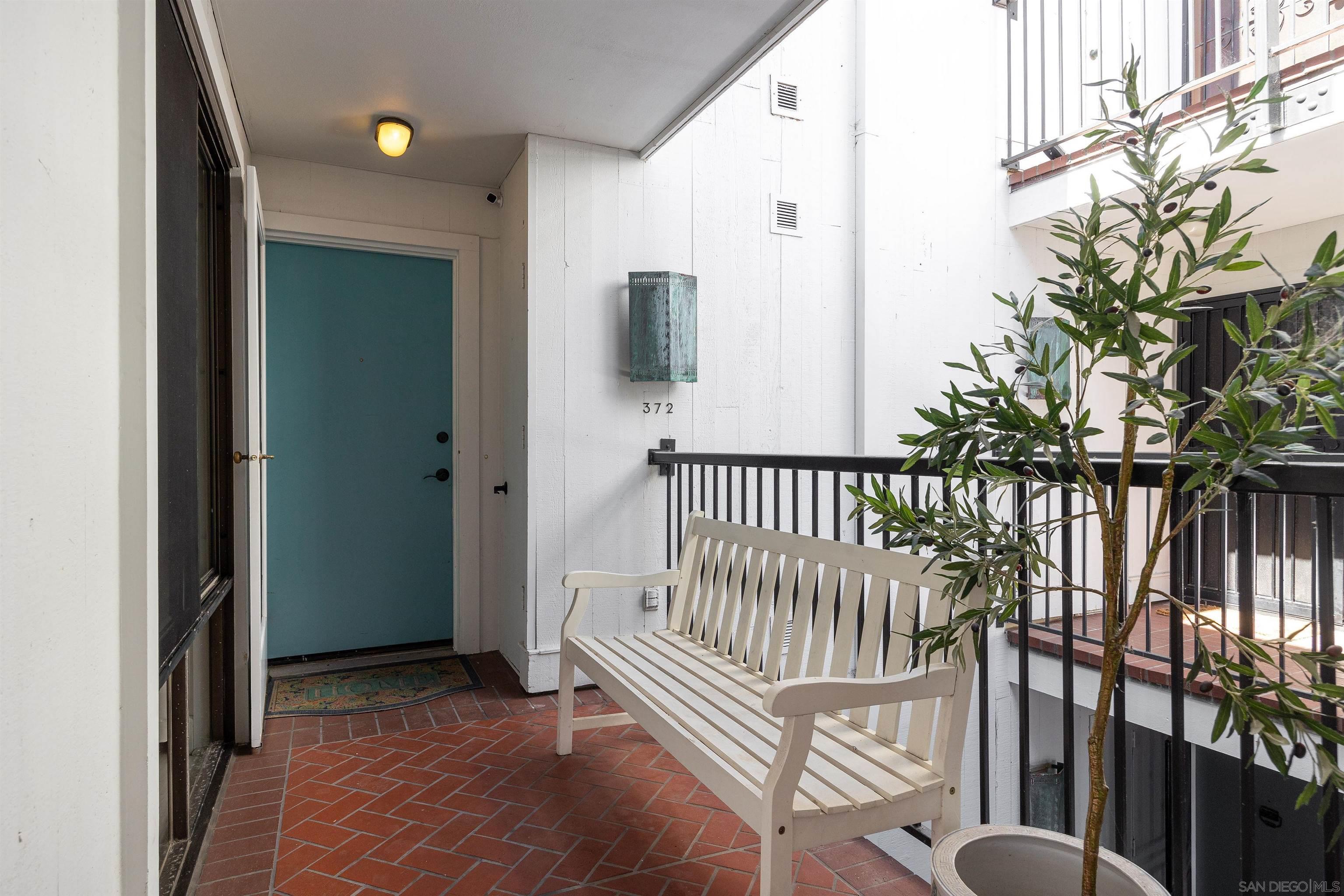 Detail Gallery Image 2 of 24 For 8263  Camino Del Oro  372, La Jolla,  CA 92037 - 3 Beds | 2 Baths