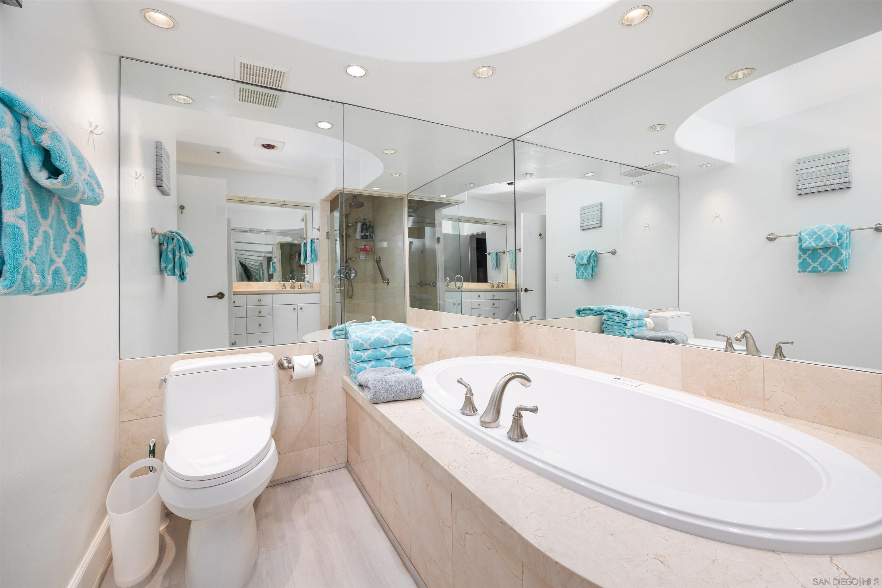 Detail Gallery Image 17 of 24 For 8263  Camino Del Oro  372, La Jolla,  CA 92037 - 3 Beds | 2 Baths