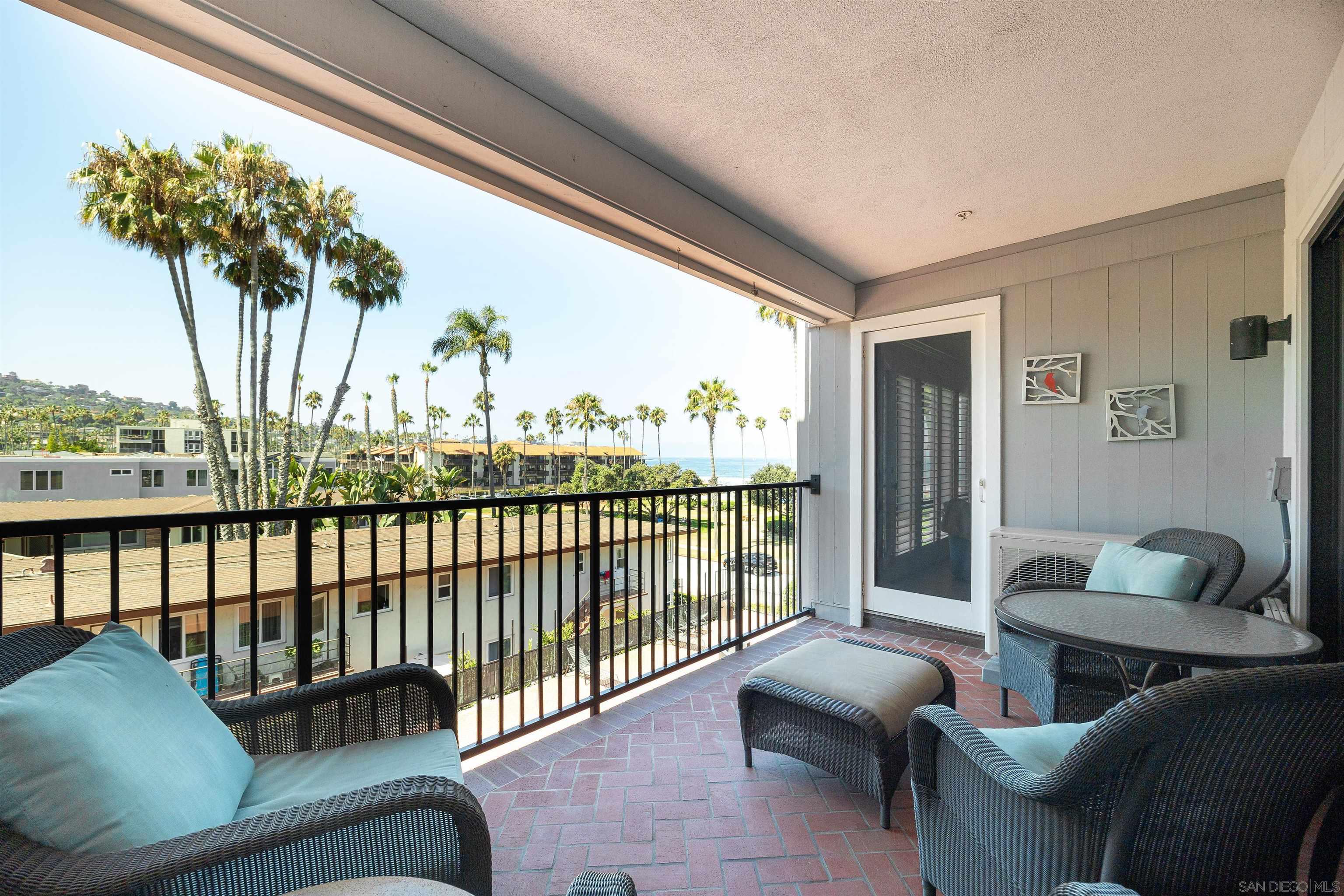 Detail Gallery Image 9 of 24 For 8263  Camino Del Oro  372, La Jolla,  CA 92037 - 3 Beds | 2 Baths