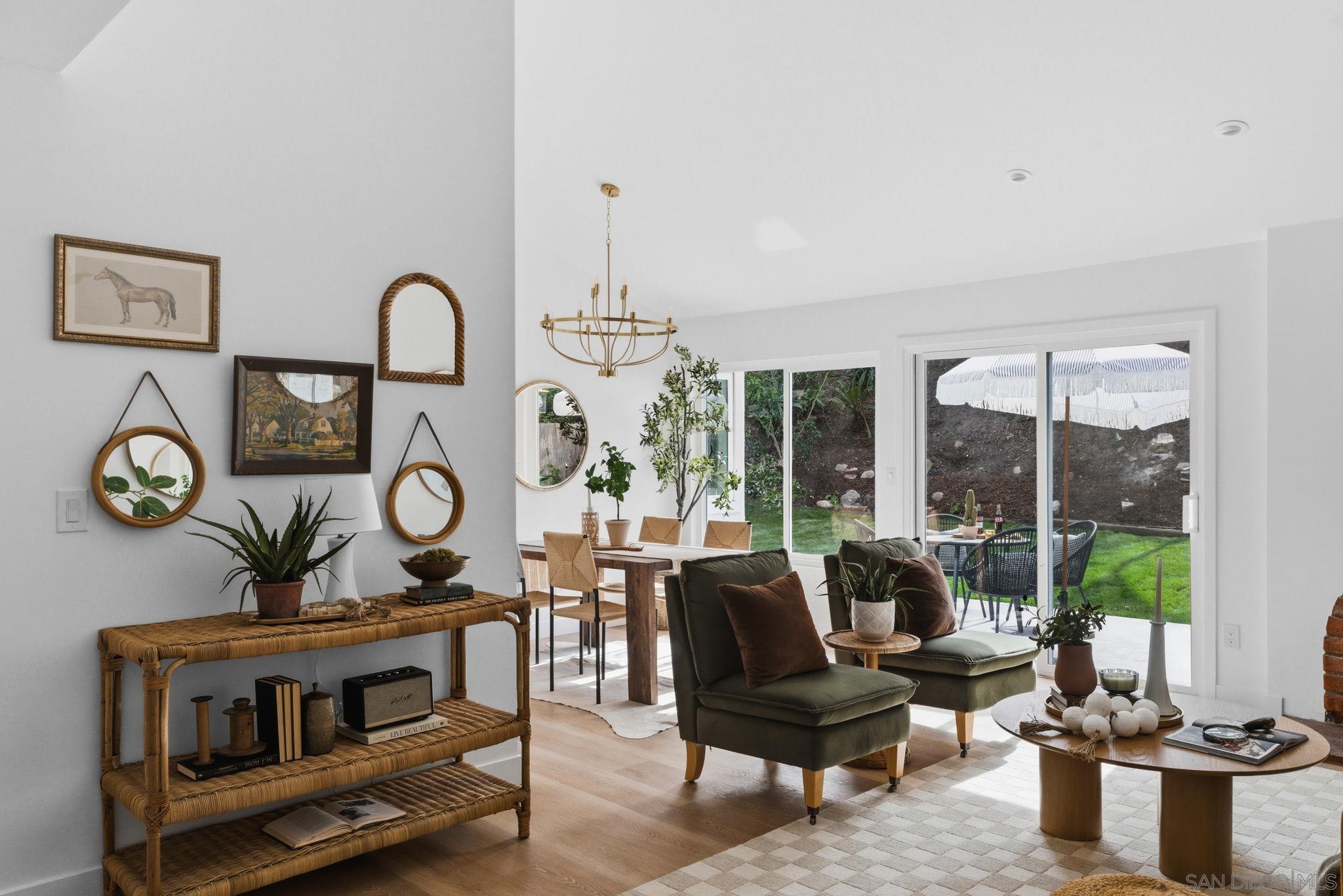 Detail Gallery Image 4 of 28 For 725  Santa Florencia, Solana Beach,  CA 92075 - 3 Beds | 2 Baths