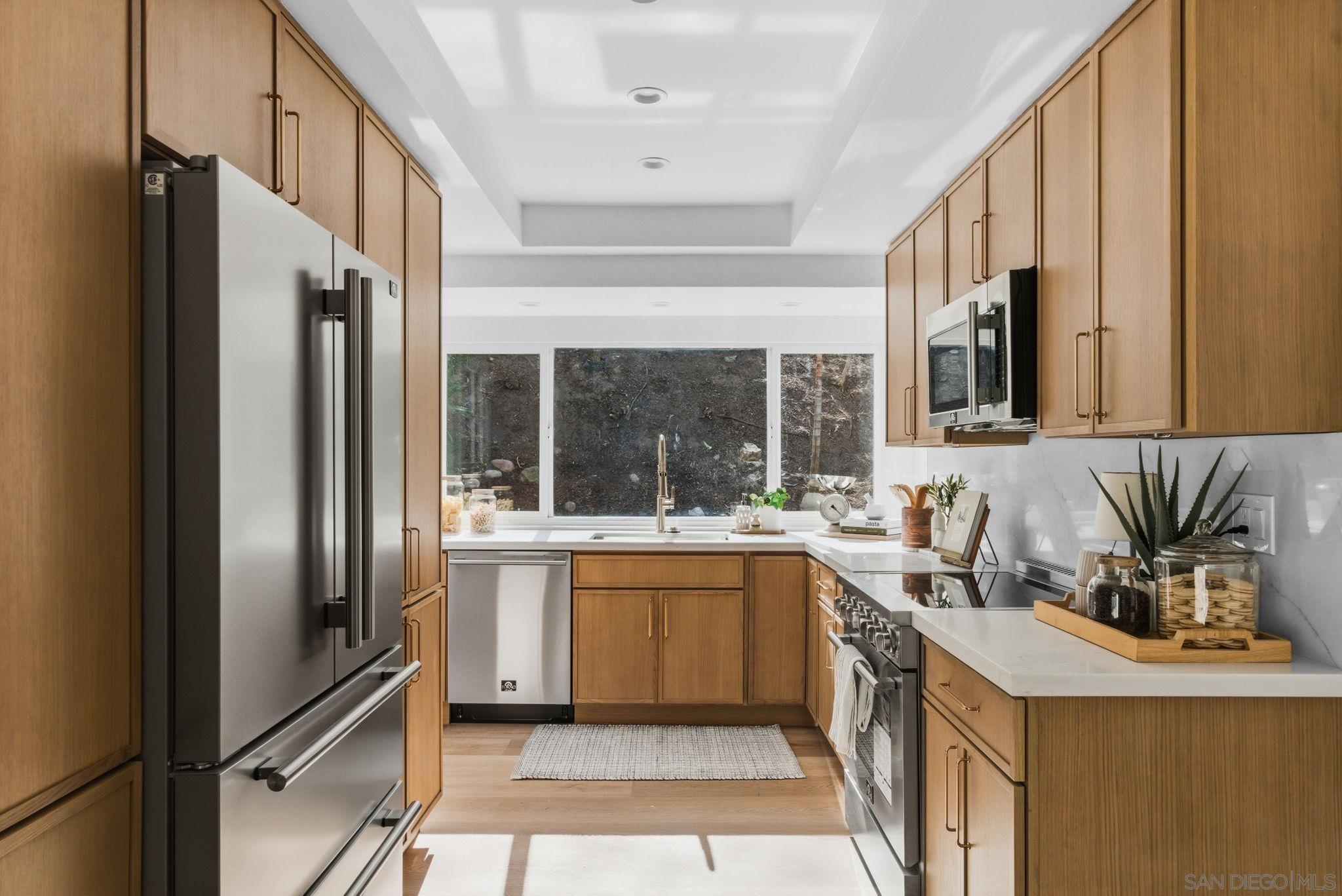 Detail Gallery Image 8 of 33 For 725  Santa Florencia, Solana Beach,  CA 92075 - 3 Beds | 2 Baths