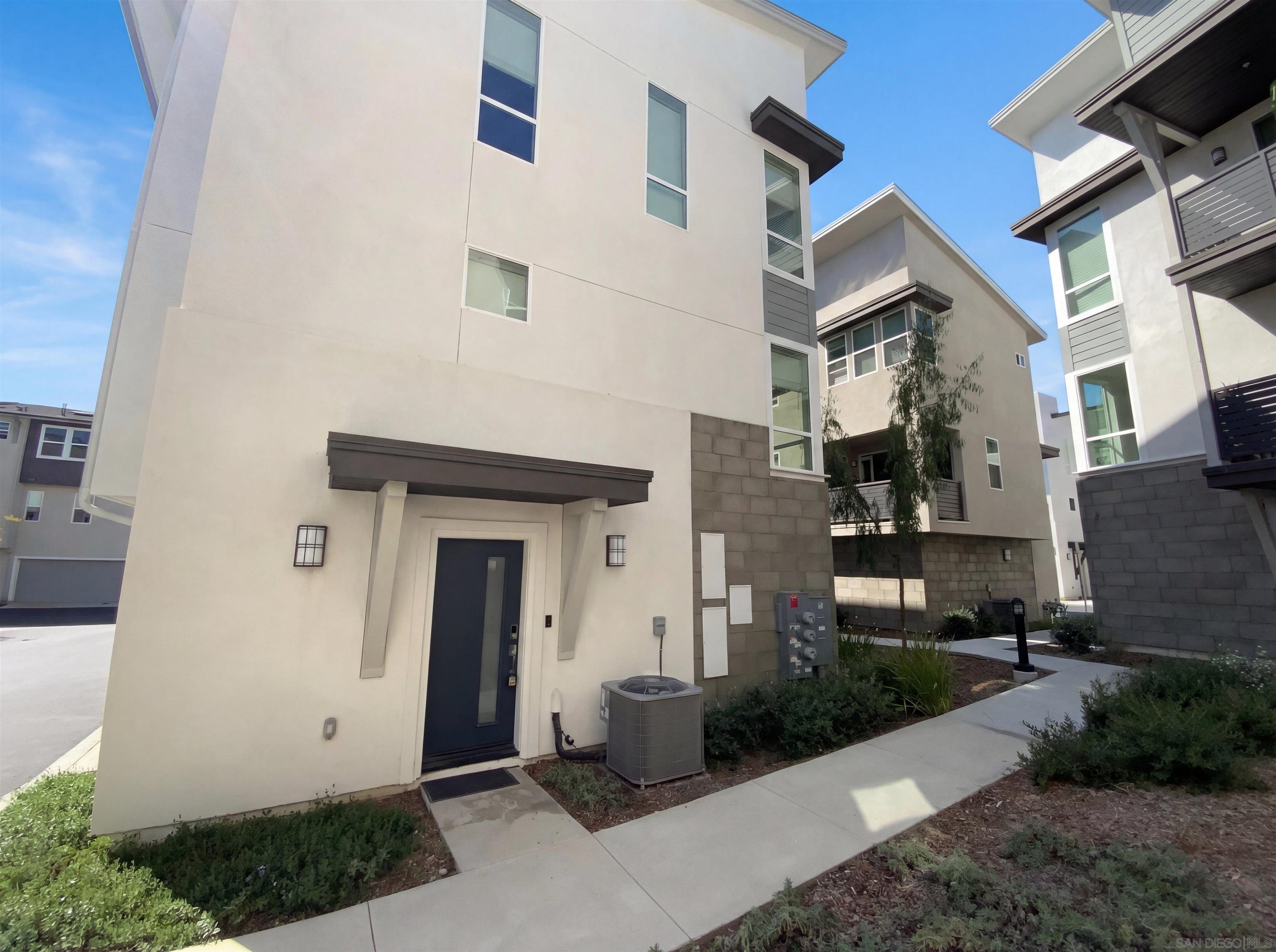 Front Image Thumbnail for SD260005474