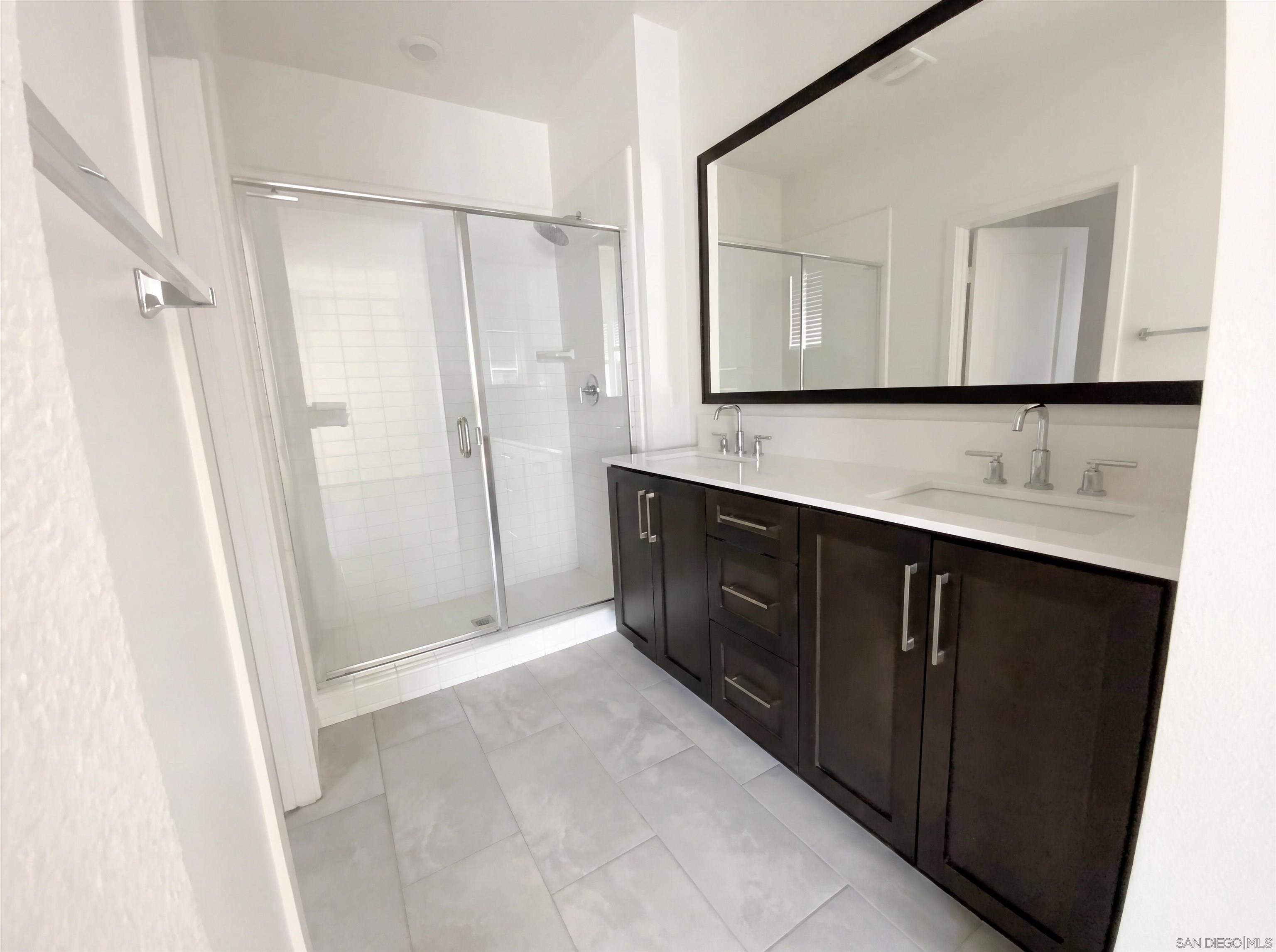 Detail Gallery Image 11 of 16 For 10462  Newbliss Way, San Diego,  CA 92126 - 3 Beds | 2 Baths