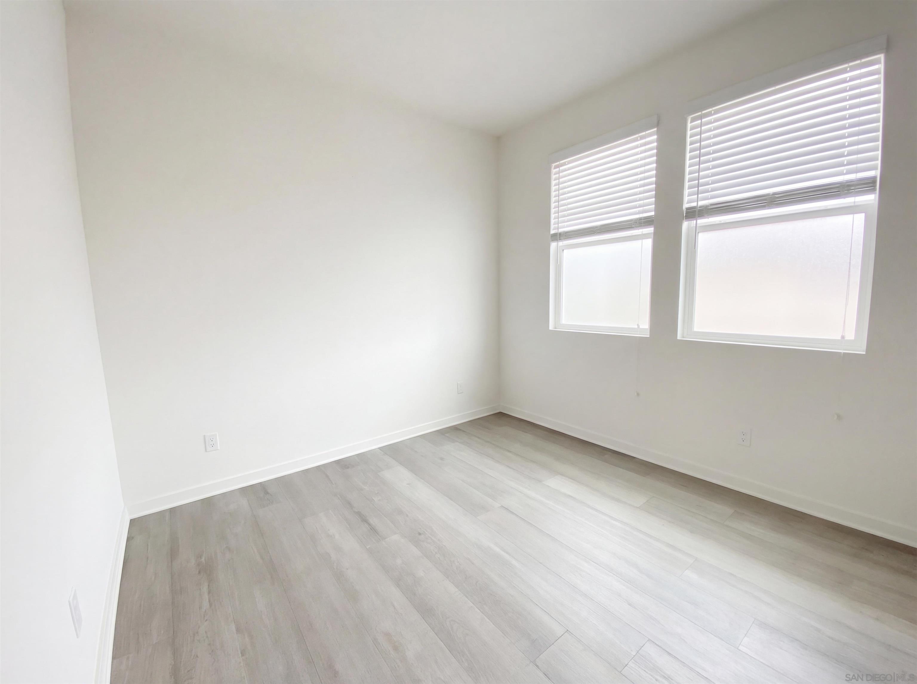 Detail Gallery Image 13 of 16 For 10462  Newbliss Way, San Diego,  CA 92126 - 3 Beds | 2 Baths