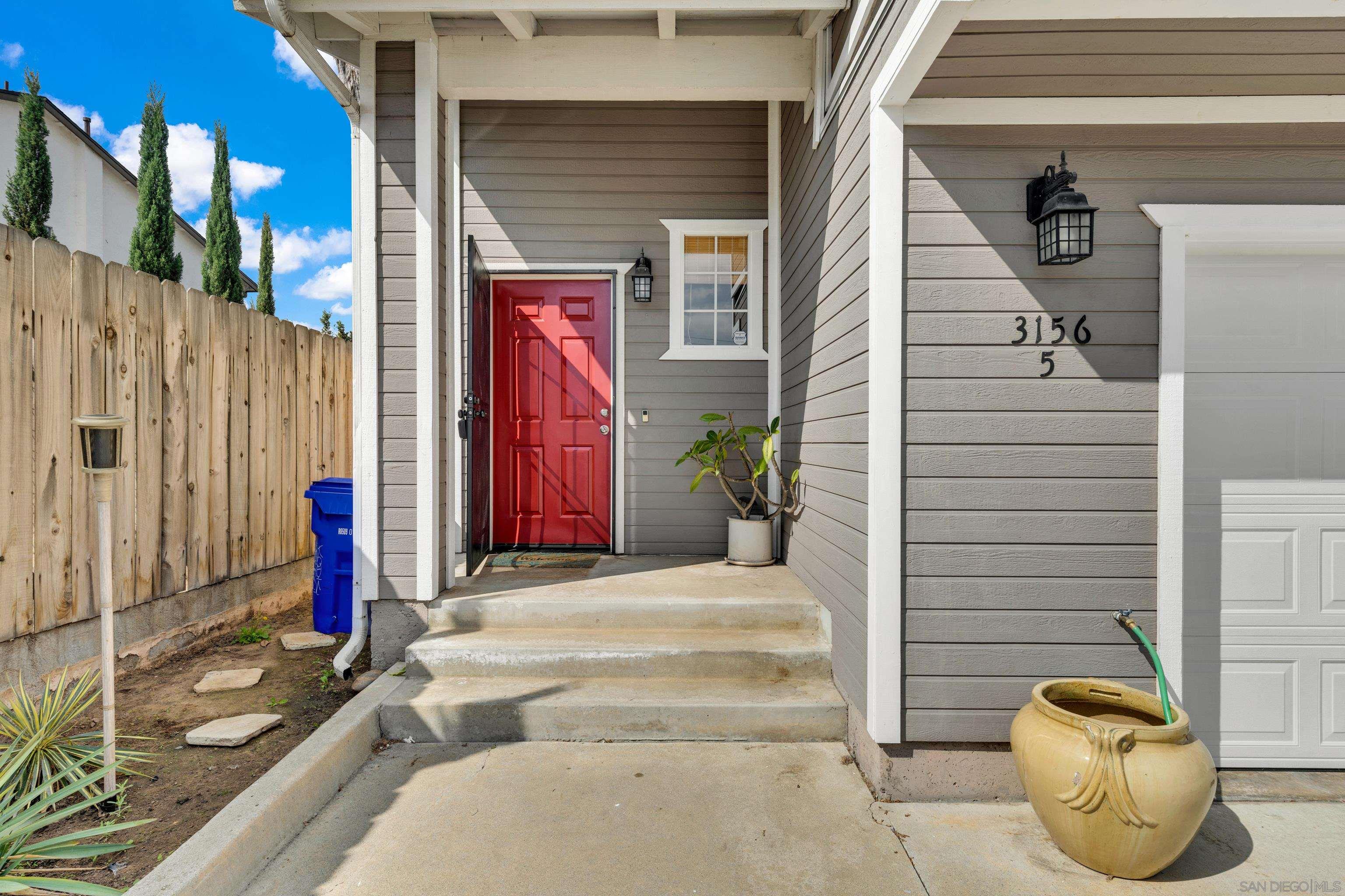 Detail Gallery Image 3 of 20 For 3156  Massachusetts Ave #5, Lemon Grove,  CA 91945 - 3 Beds | 2/1 Baths