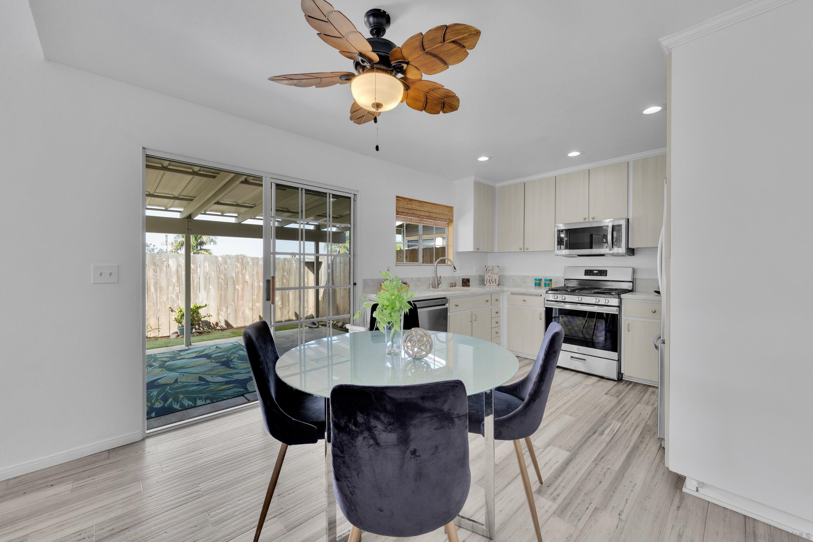 Detail Gallery Image 6 of 20 For 3156  Massachusetts Ave #5, Lemon Grove,  CA 91945 - 3 Beds | 2/1 Baths