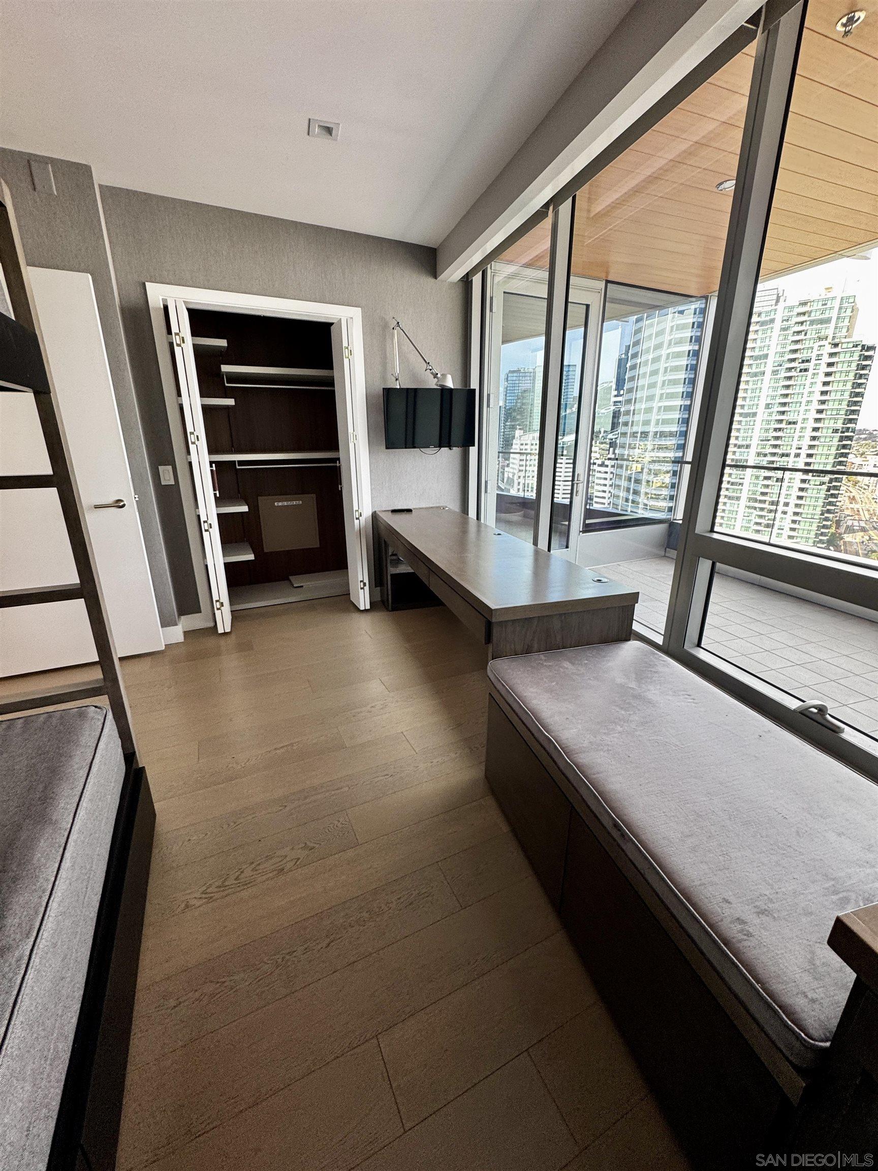 Detail Gallery Image 12 of 43 For 888 W E Street  2406, San Diego,  CA 92101 - 2 Beds | 2 Baths