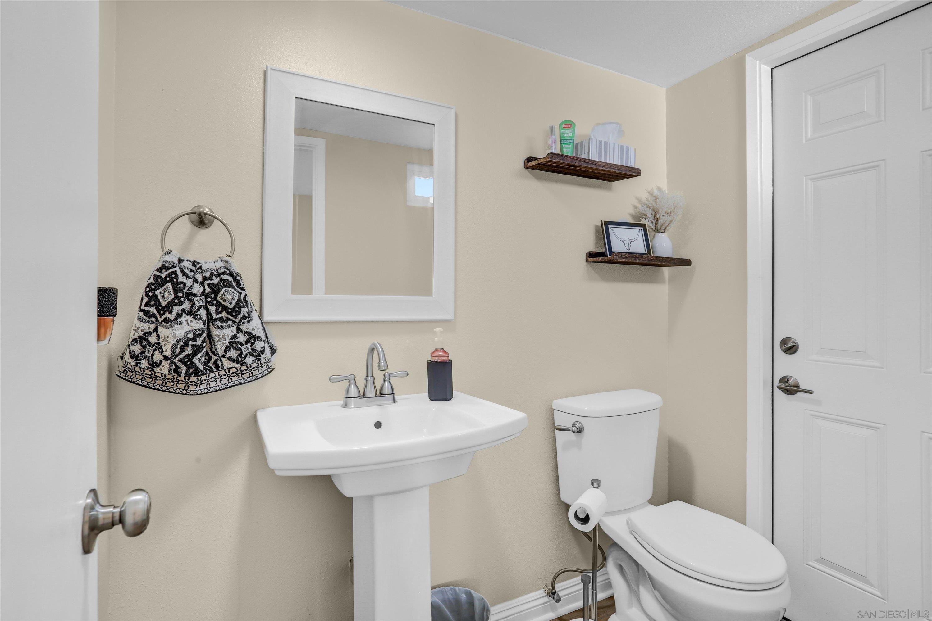 Detail Gallery Image 15 of 30 For 1364  Tanager Lane, El Cajon,  CA 92020 - 3 Beds | 2/1 Baths