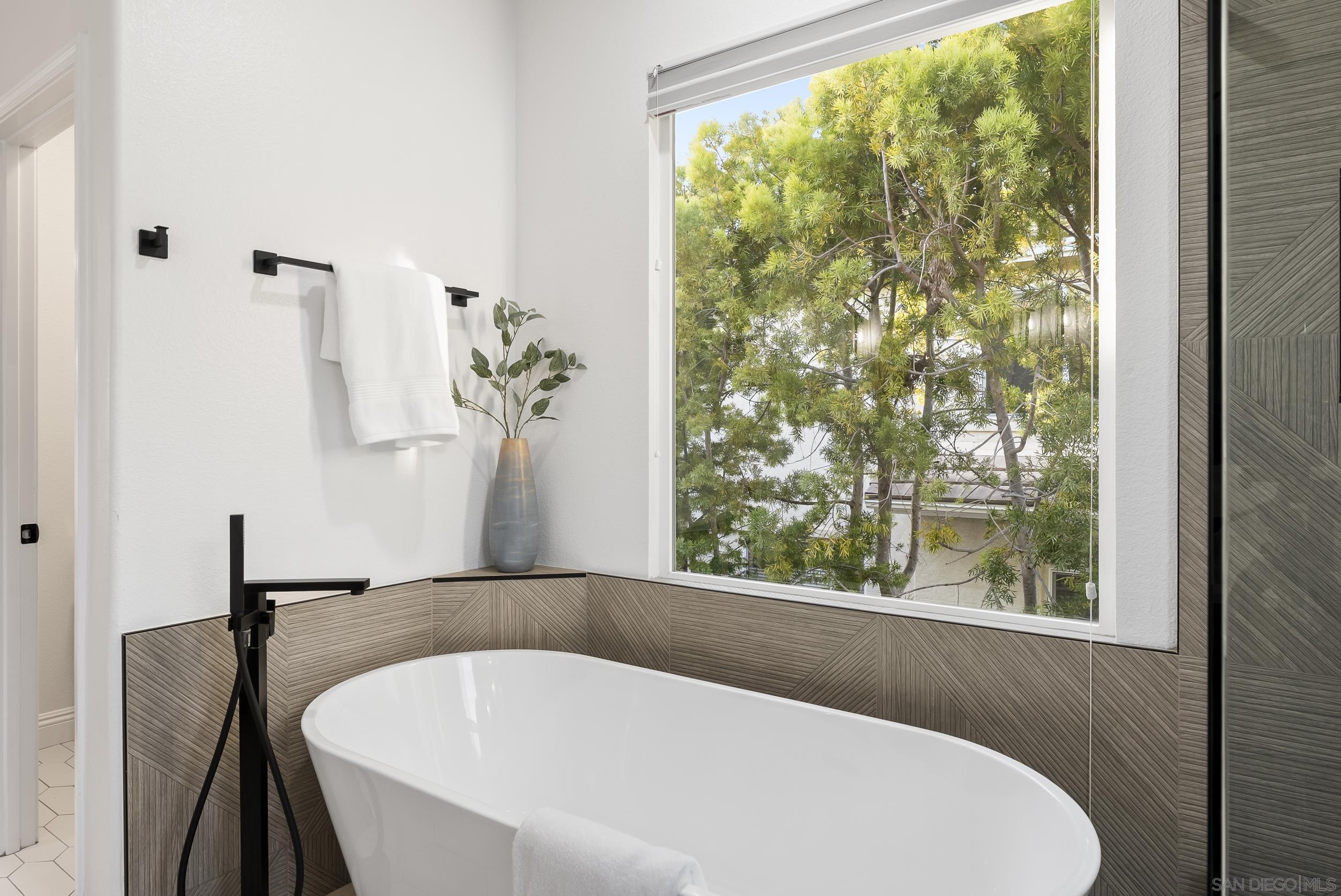 Detail Gallery Image 24 of 67 For 7393  Portage Way, Carlsbad,  CA 92011 - 3 Beds | 2/1 Baths