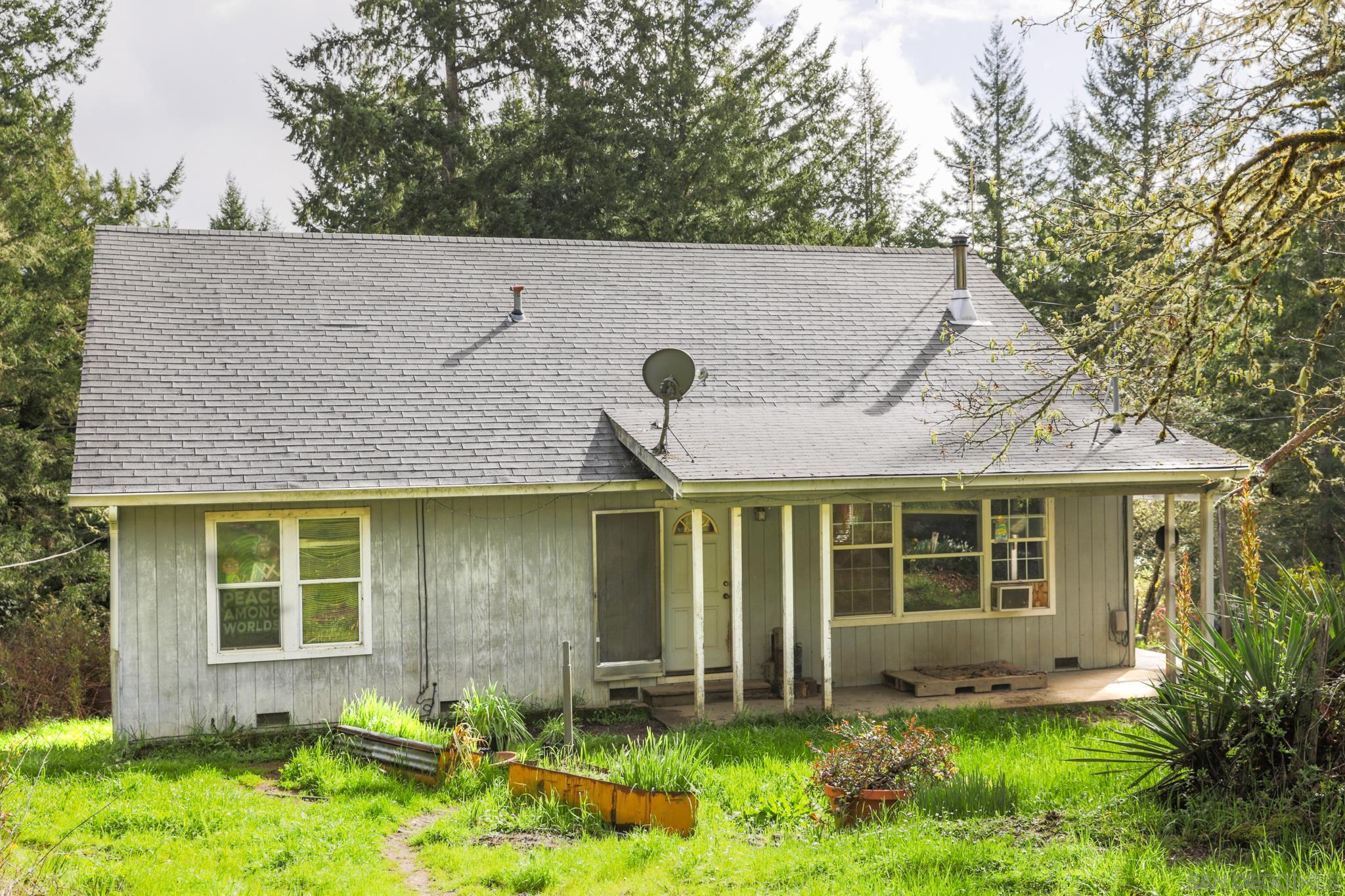 Detail Gallery Image 2 of 24 For 9897  Dyerville Loop Rd, Myers Flat,  CA 95554 - 3 Beds | 2 Baths