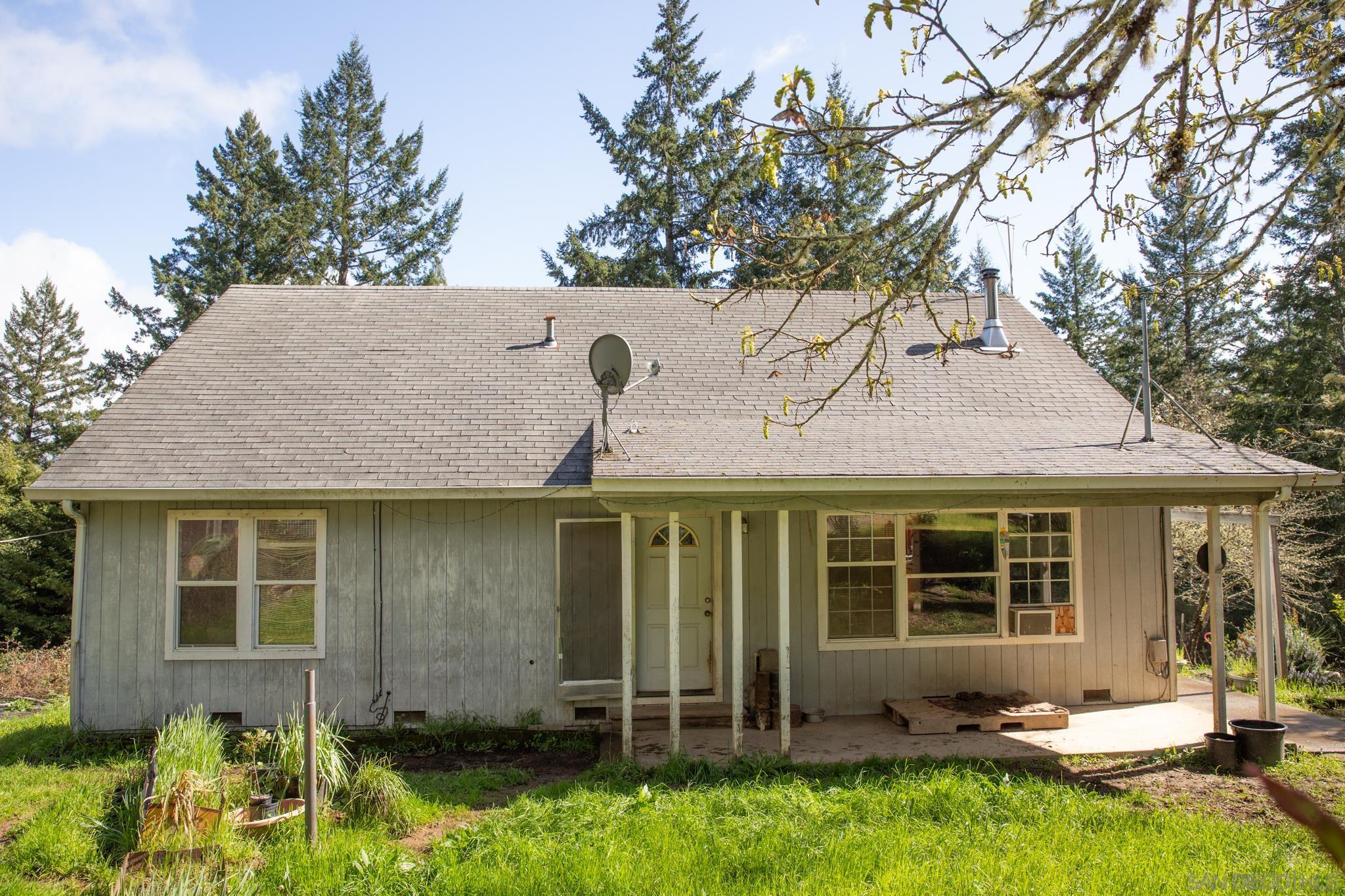 Detail Gallery Image 5 of 24 For 9897  Dyerville Loop Rd, Myers Flat,  CA 95554 - 3 Beds | 2 Baths