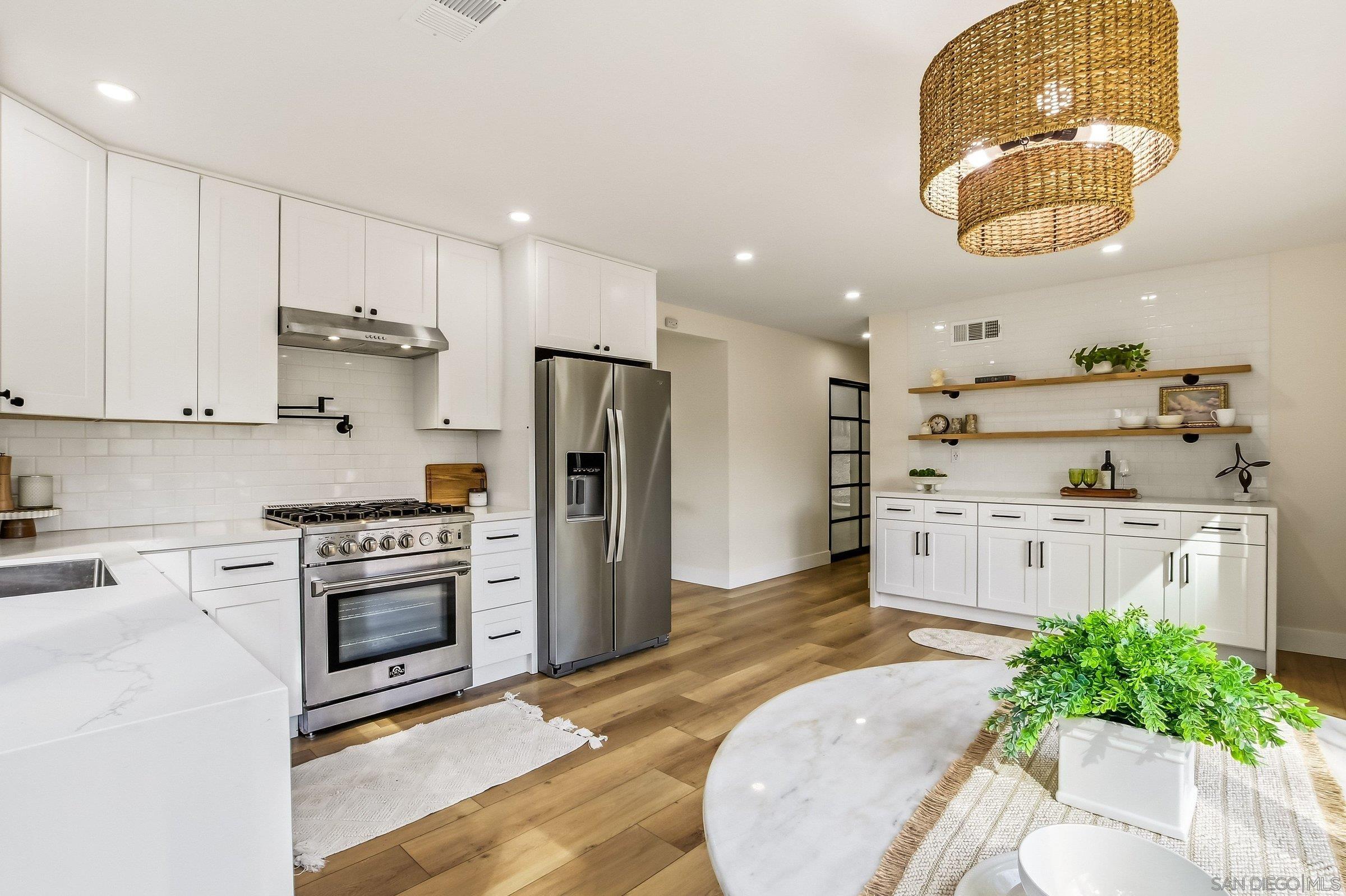 Detail Gallery Image 11 of 39 For 8921  Revelstoke Way, San Diego,  CA 92126 - 3 Beds | 2 Baths