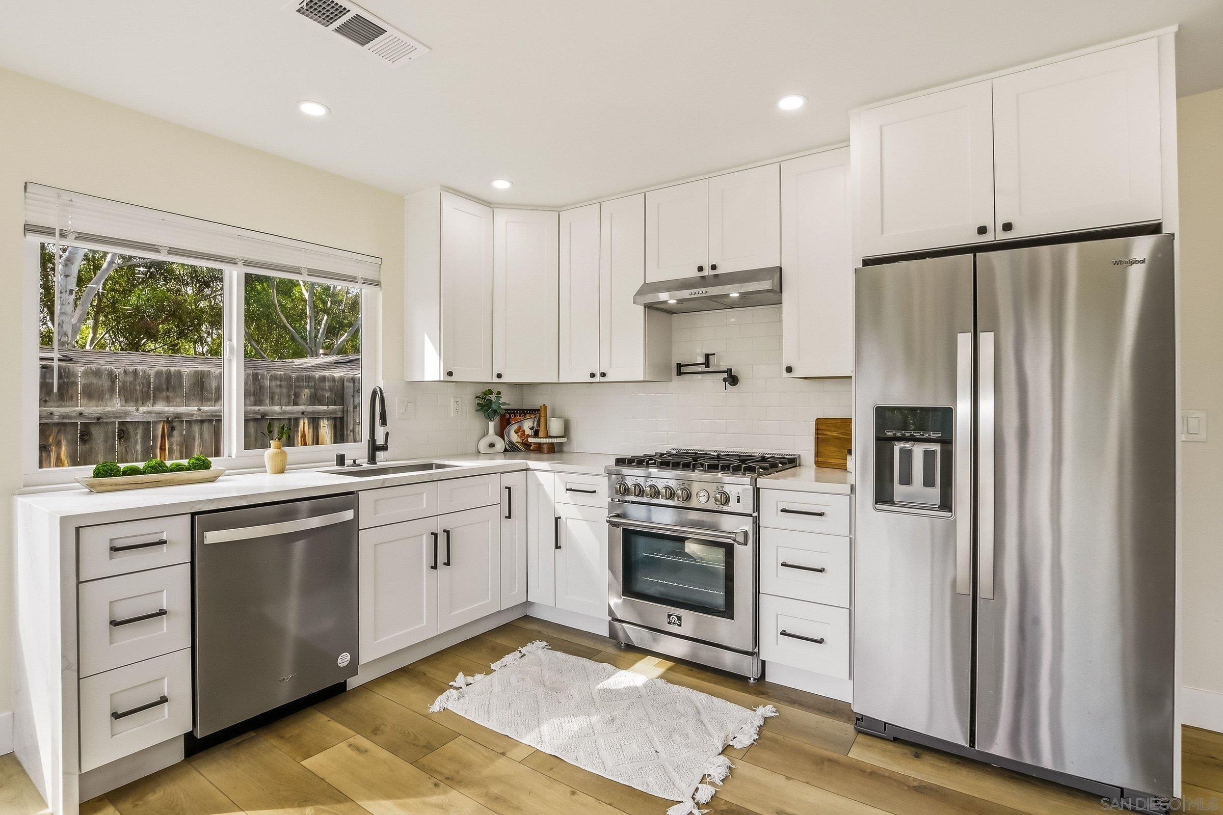 Detail Gallery Image 12 of 39 For 8921  Revelstoke Way, San Diego,  CA 92126 - 3 Beds | 2 Baths