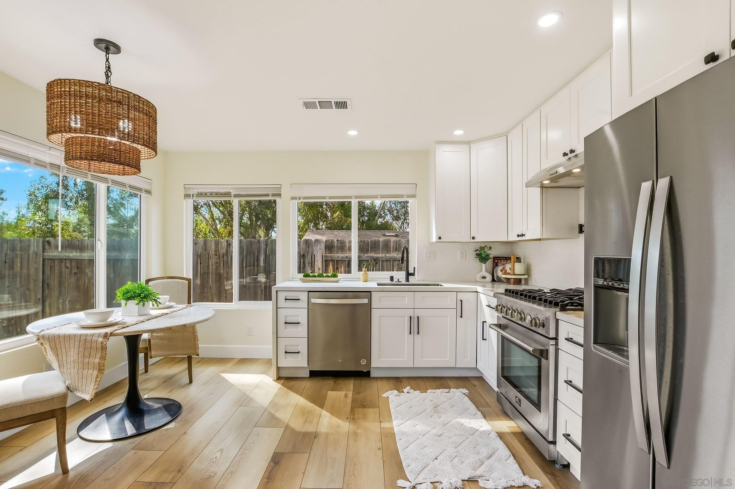 Detail Gallery Image 14 of 39 For 8921  Revelstoke Way, San Diego,  CA 92126 - 3 Beds | 2 Baths