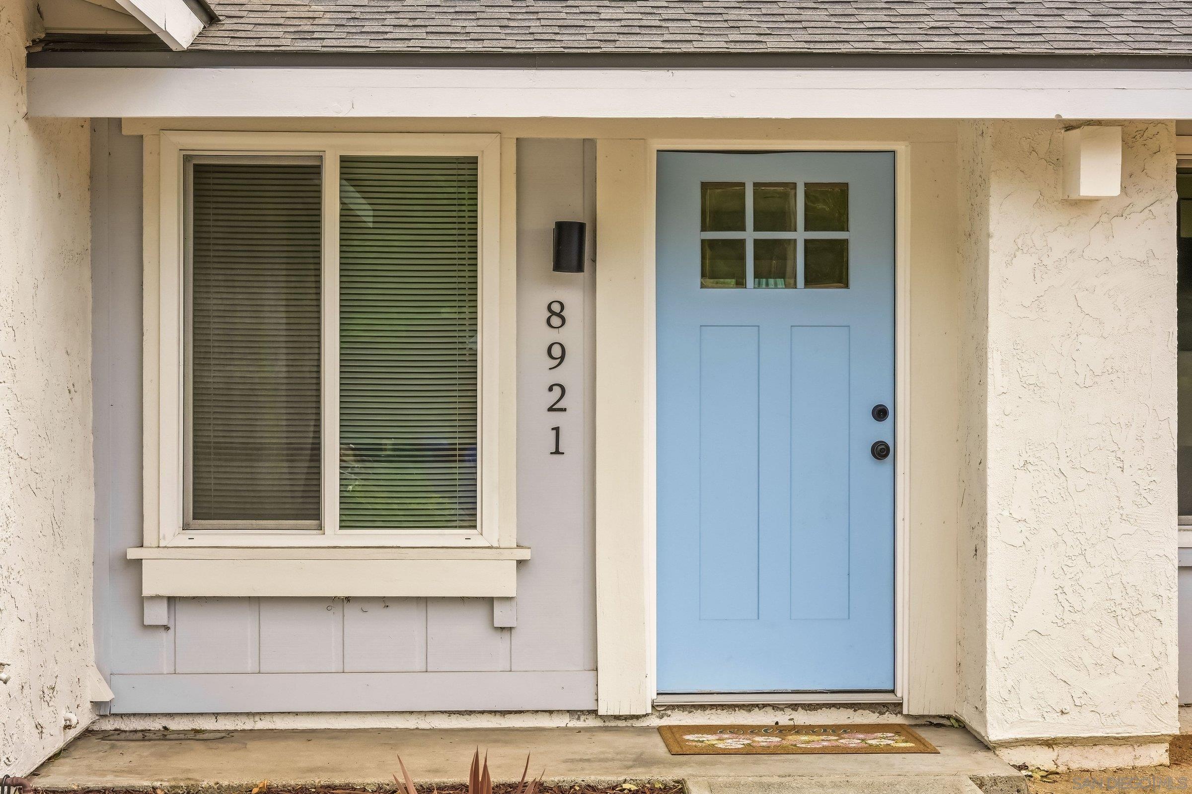 Detail Gallery Image 3 of 39 For 8921  Revelstoke Way, San Diego,  CA 92126 - 3 Beds | 2 Baths