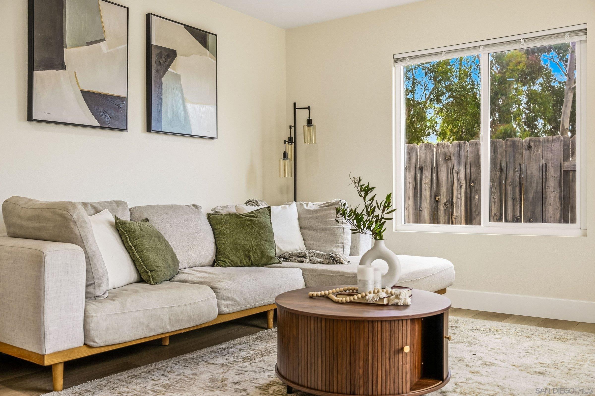 Detail Gallery Image 7 of 39 For 8921  Revelstoke Way, San Diego,  CA 92126 - 3 Beds | 2 Baths