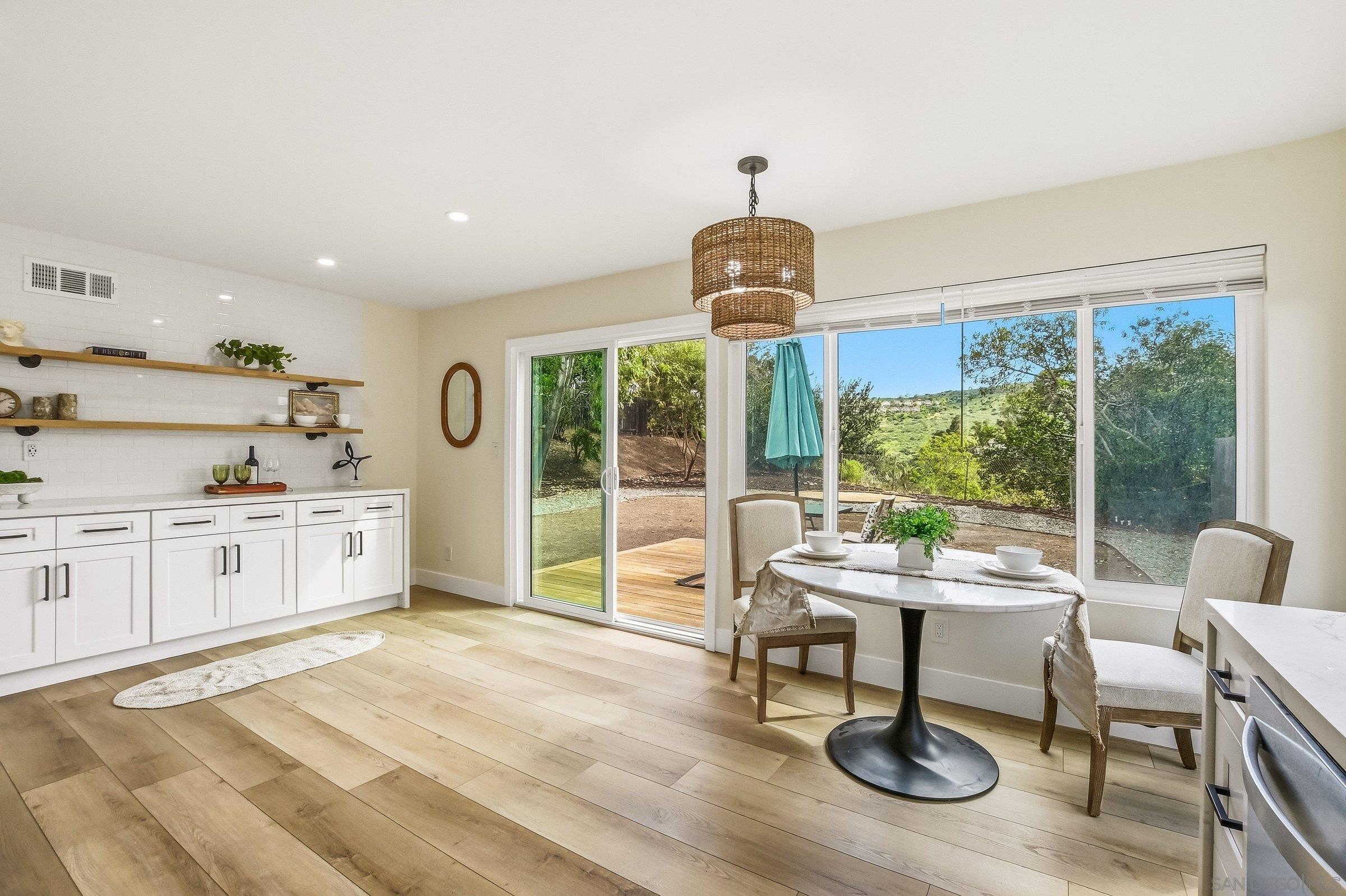 Detail Gallery Image 10 of 39 For 8921  Revelstoke Way, San Diego,  CA 92126 - 3 Beds | 2 Baths