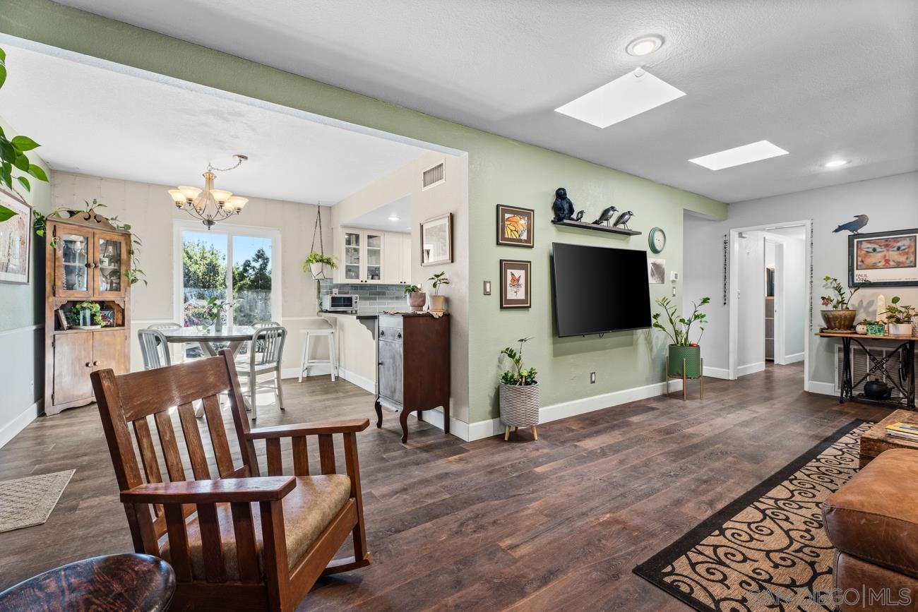 Detail Gallery Image 11 of 32 For 14118  Ipava Dr, Poway,  CA 92064 - 3 Beds | 2 Baths