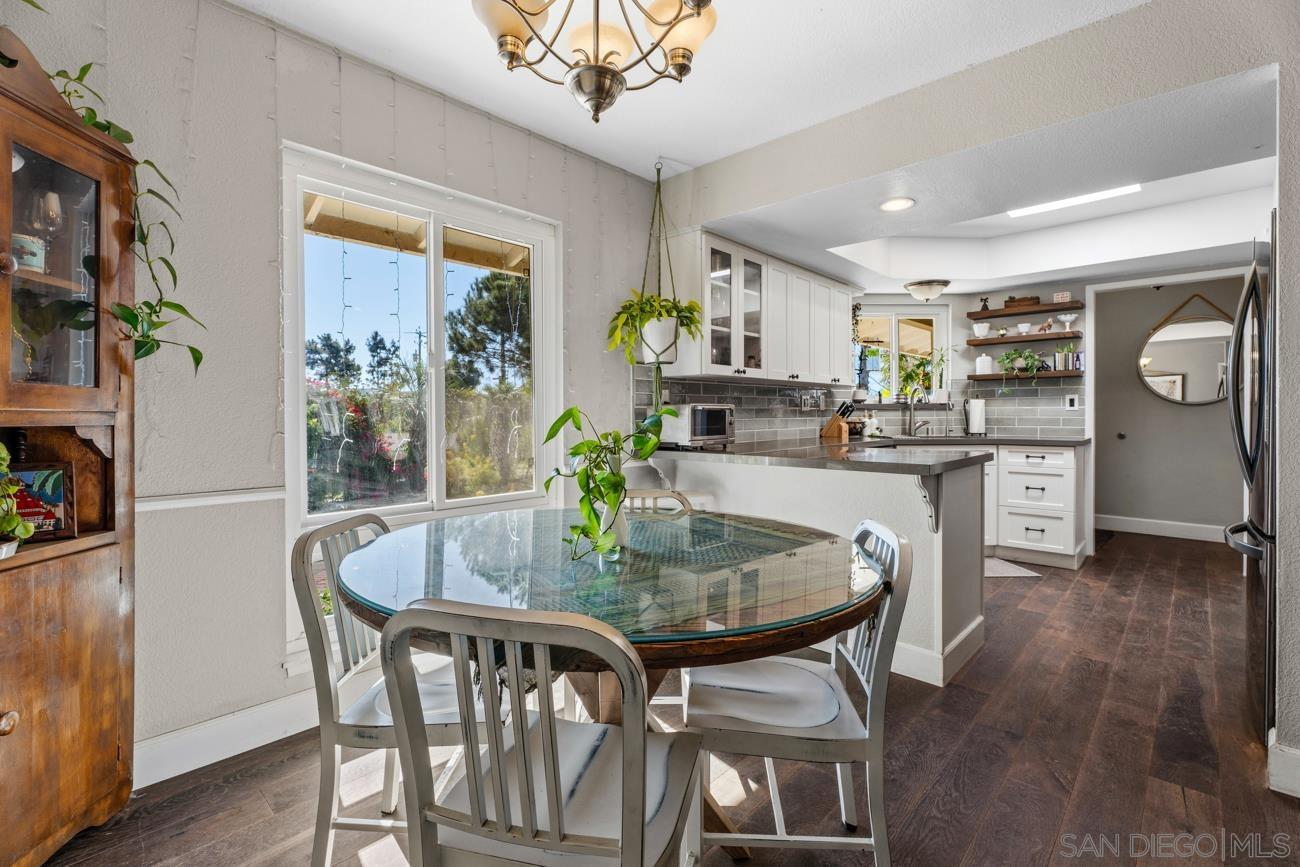 Detail Gallery Image 12 of 32 For 14118  Ipava Dr, Poway,  CA 92064 - 3 Beds | 2 Baths