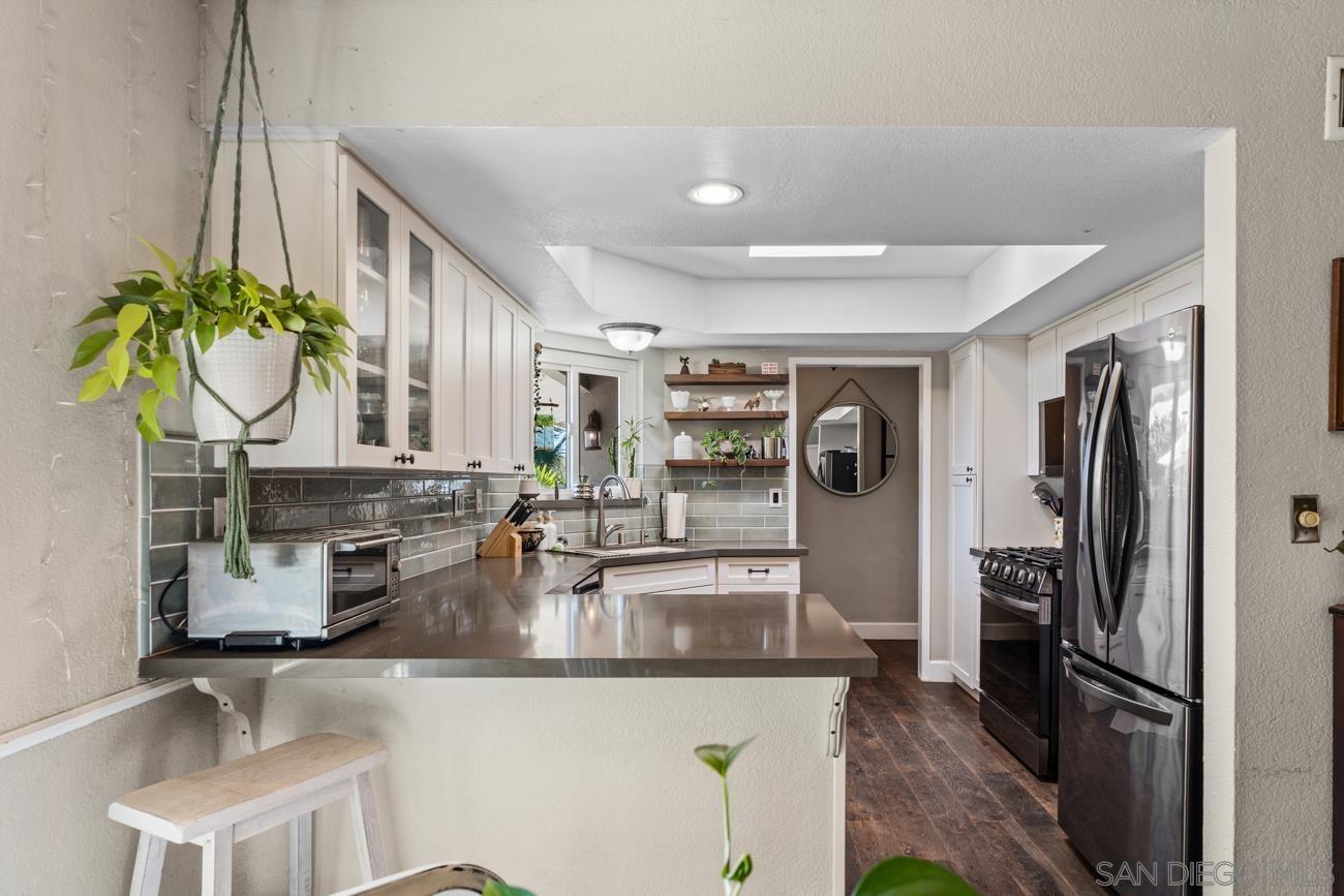 Detail Gallery Image 13 of 32 For 14118  Ipava Dr, Poway,  CA 92064 - 3 Beds | 2 Baths