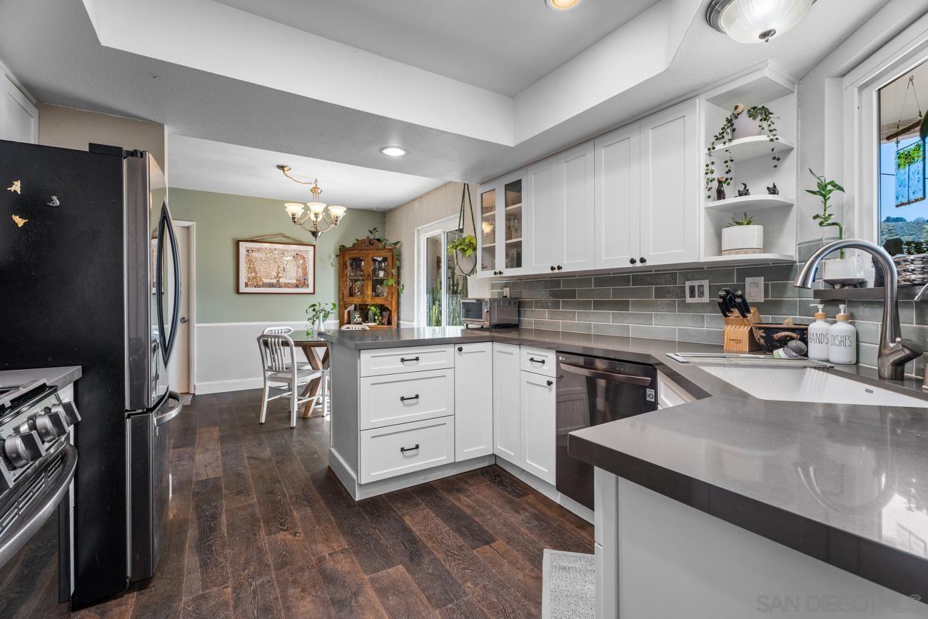 Detail Gallery Image 14 of 32 For 14118  Ipava Dr, Poway,  CA 92064 - 3 Beds | 2 Baths